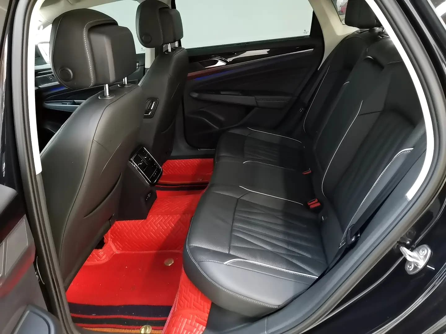 Volkswagen Passat 2022 г. 38135 км. — фото 12