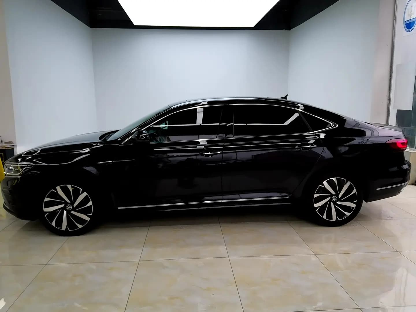 Volkswagen Passat 2022 г. 38135 км. — фото 4