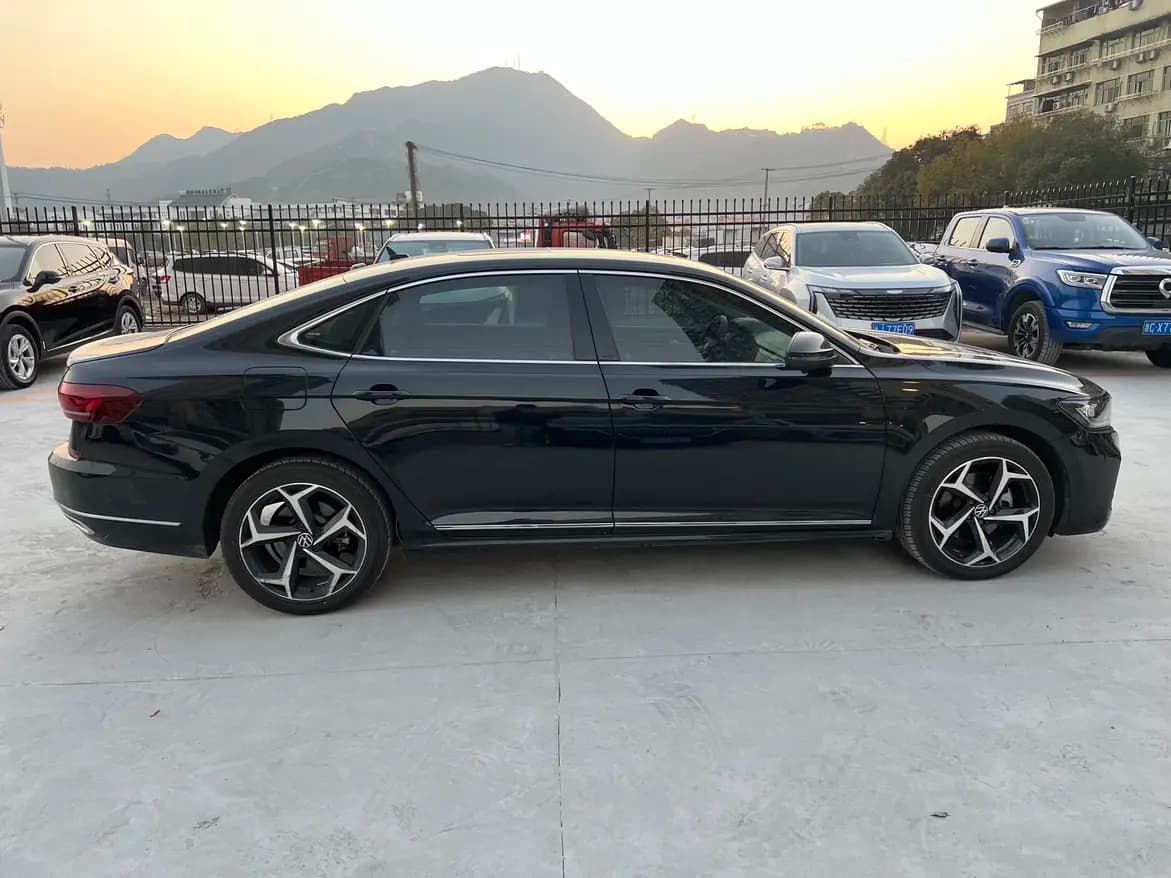 Volkswagen Passat 2023 г. 18037 км. — фото 6
