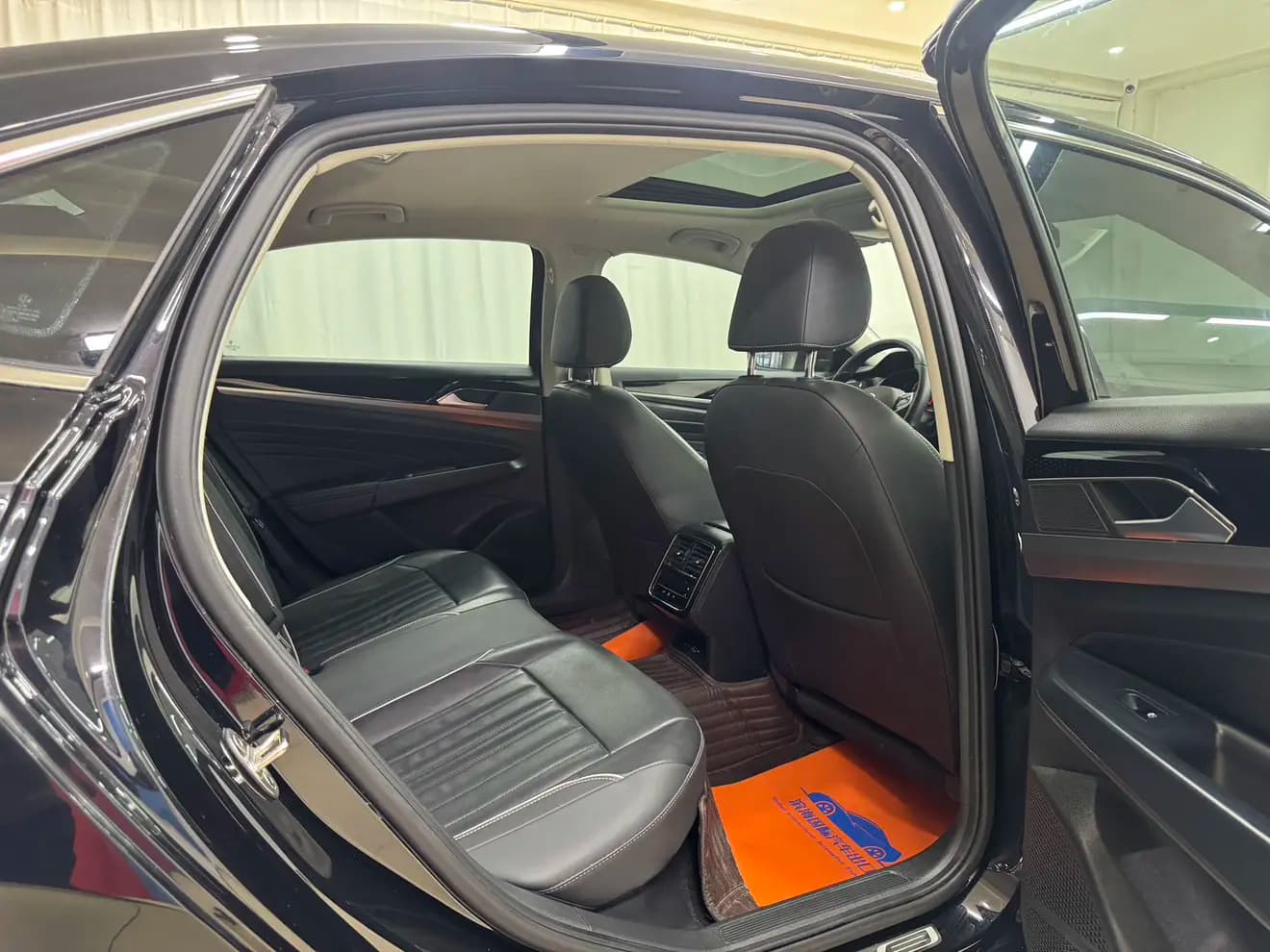 Volkswagen Passat 2022 г. 32040 км. — фото 14