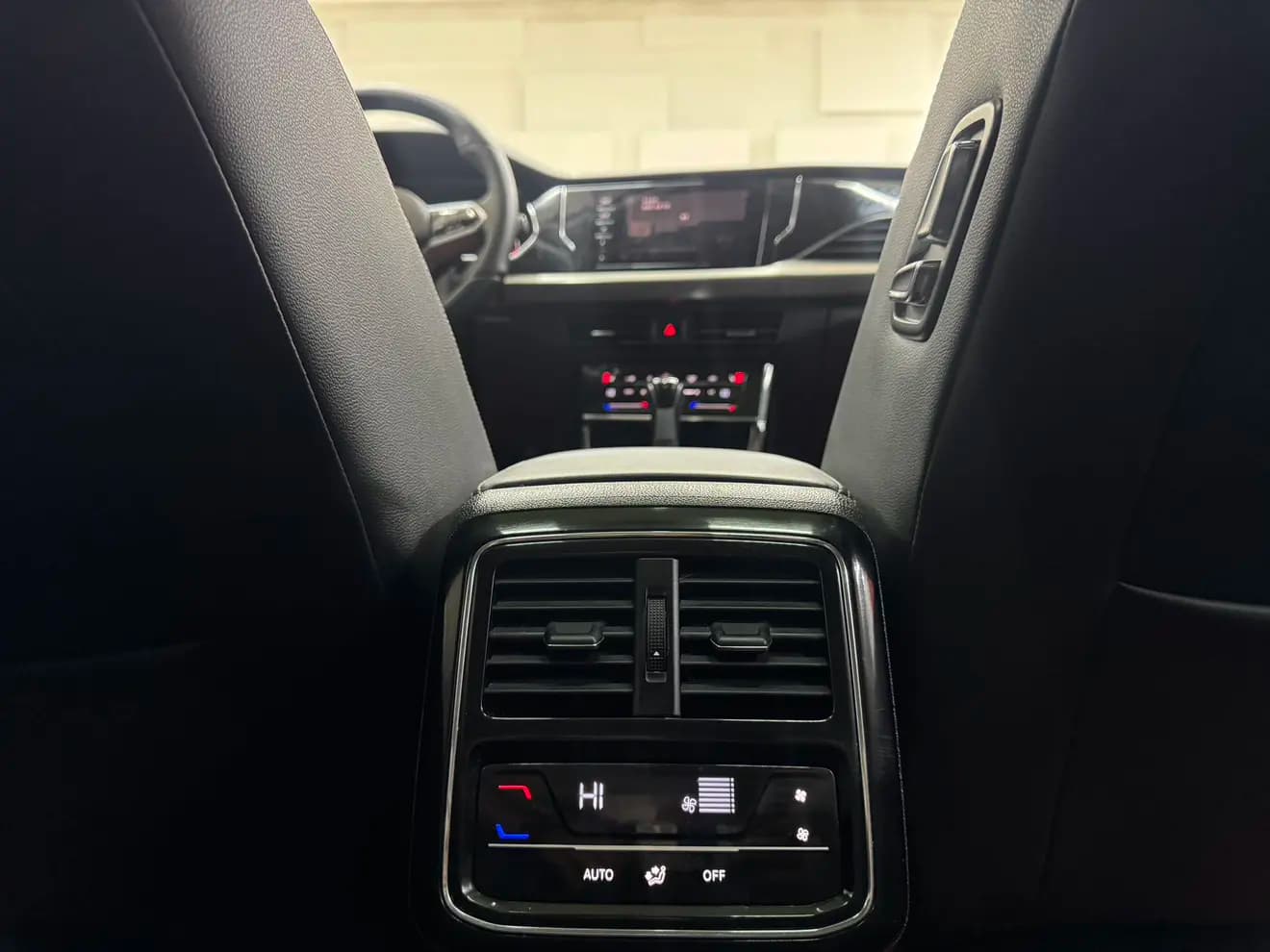 Volkswagen Passat 2022 г. 32040 км. — фото 4