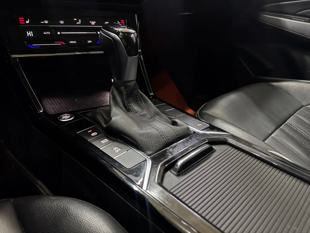 Volkswagen Passat 2022 г. 32040 км. — фото 8