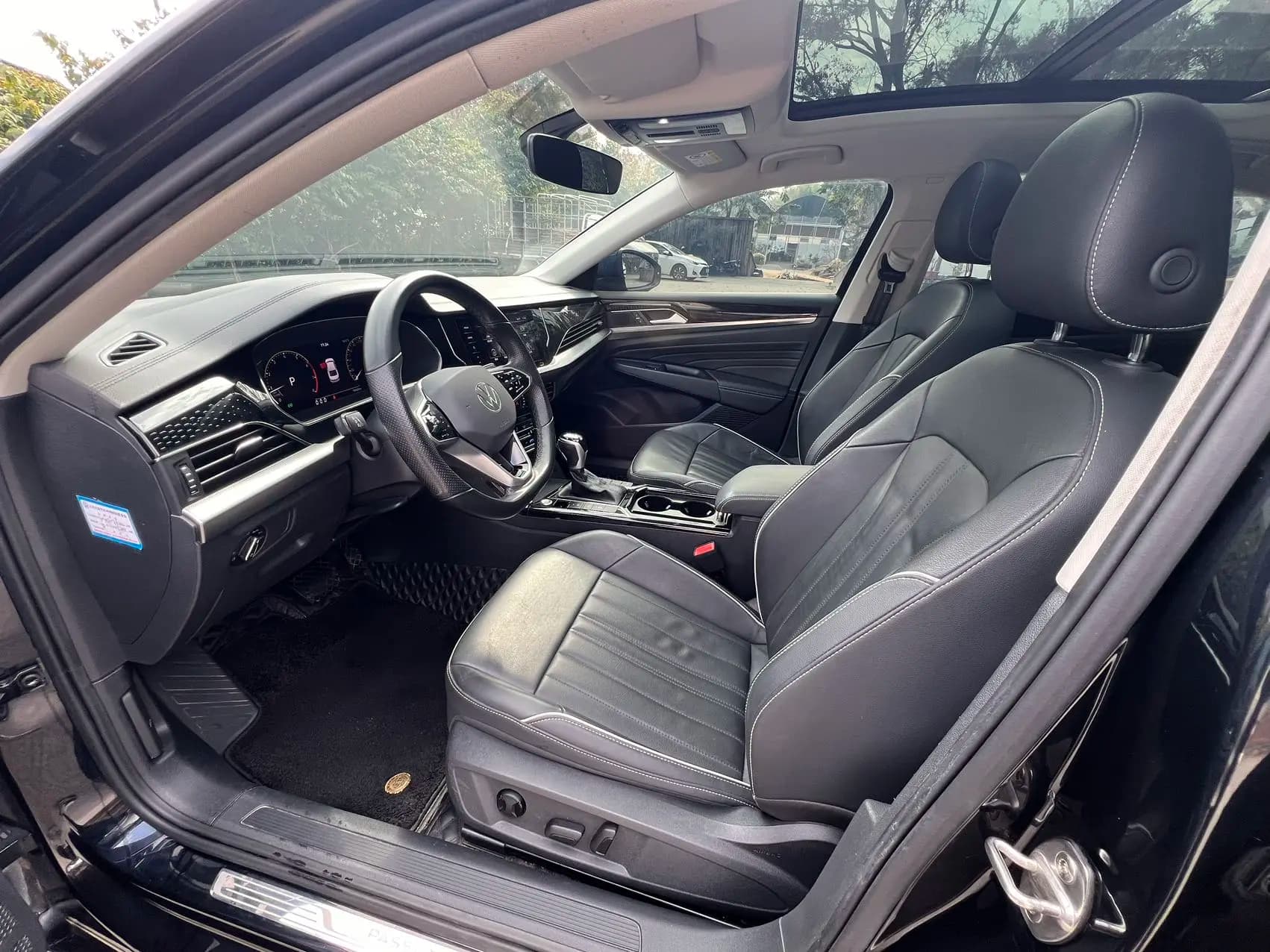 Volkswagen Passat 2023 г. 78042 км. — фото 3