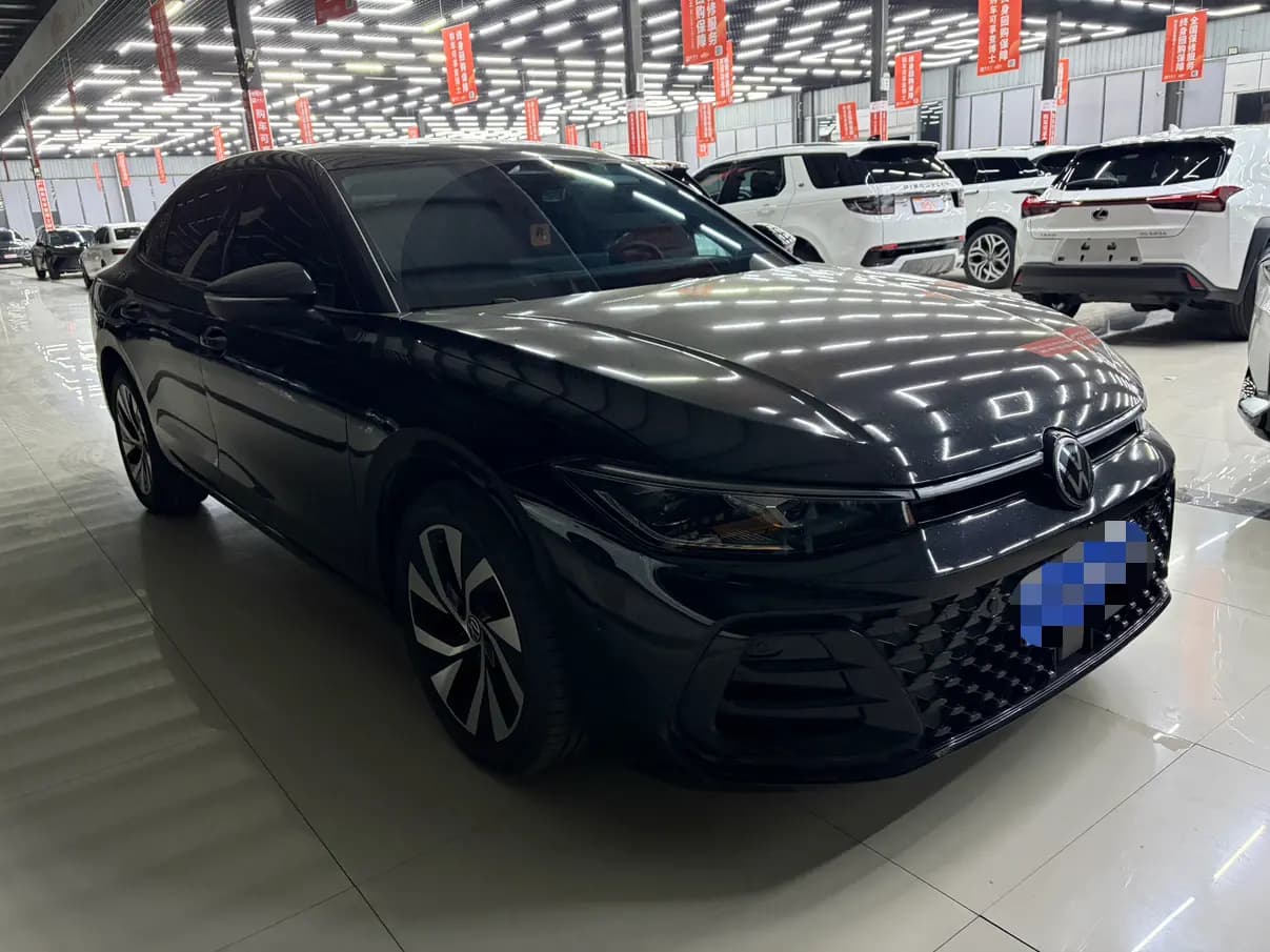 Volkswagen Passat 2025 г. 21044 км. — фото 3