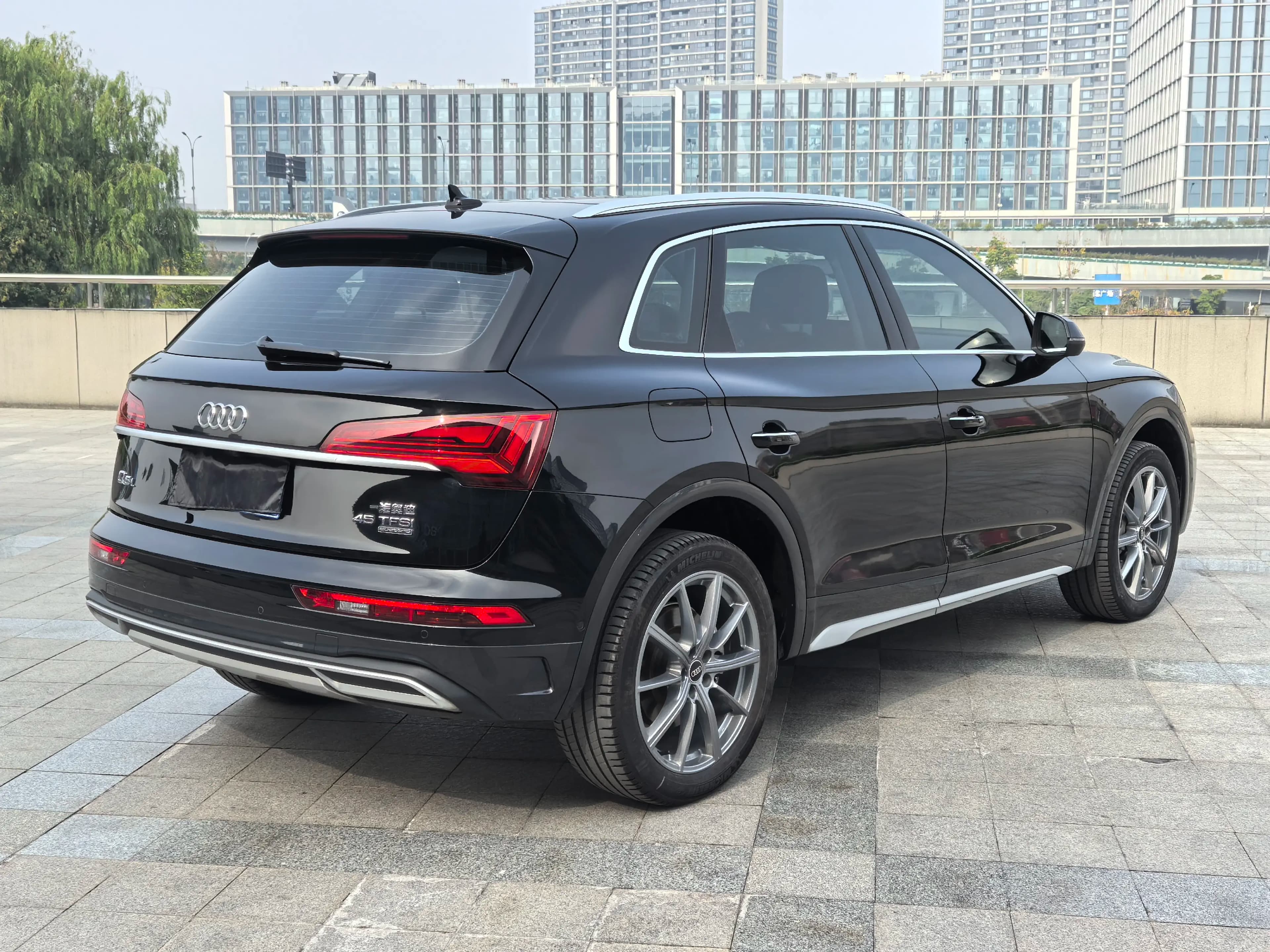 Audi Q5L 2022 г. 49000 км. — фото 6
