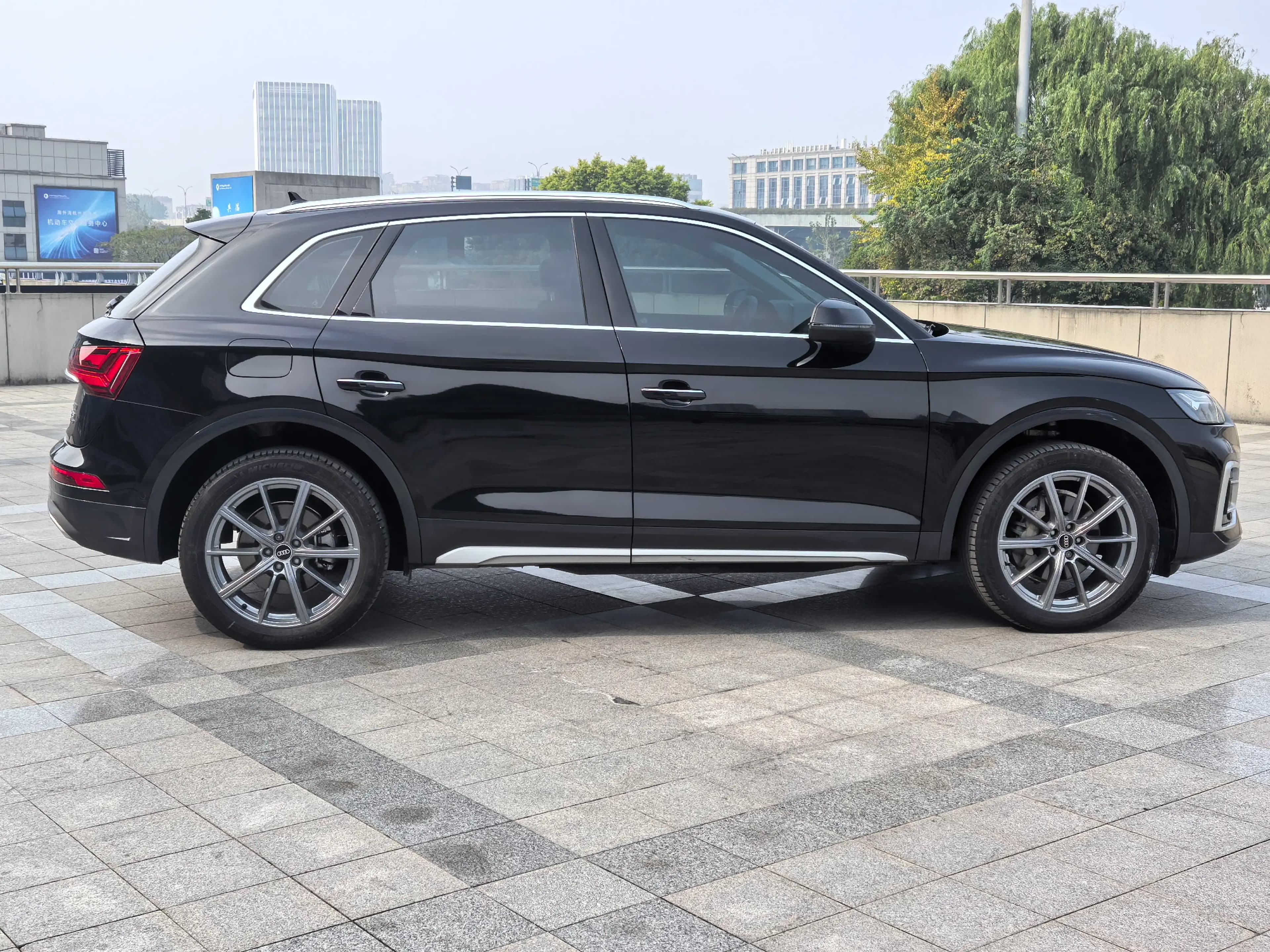 Audi Q5L 2022 г. 49000 км. — фото 7