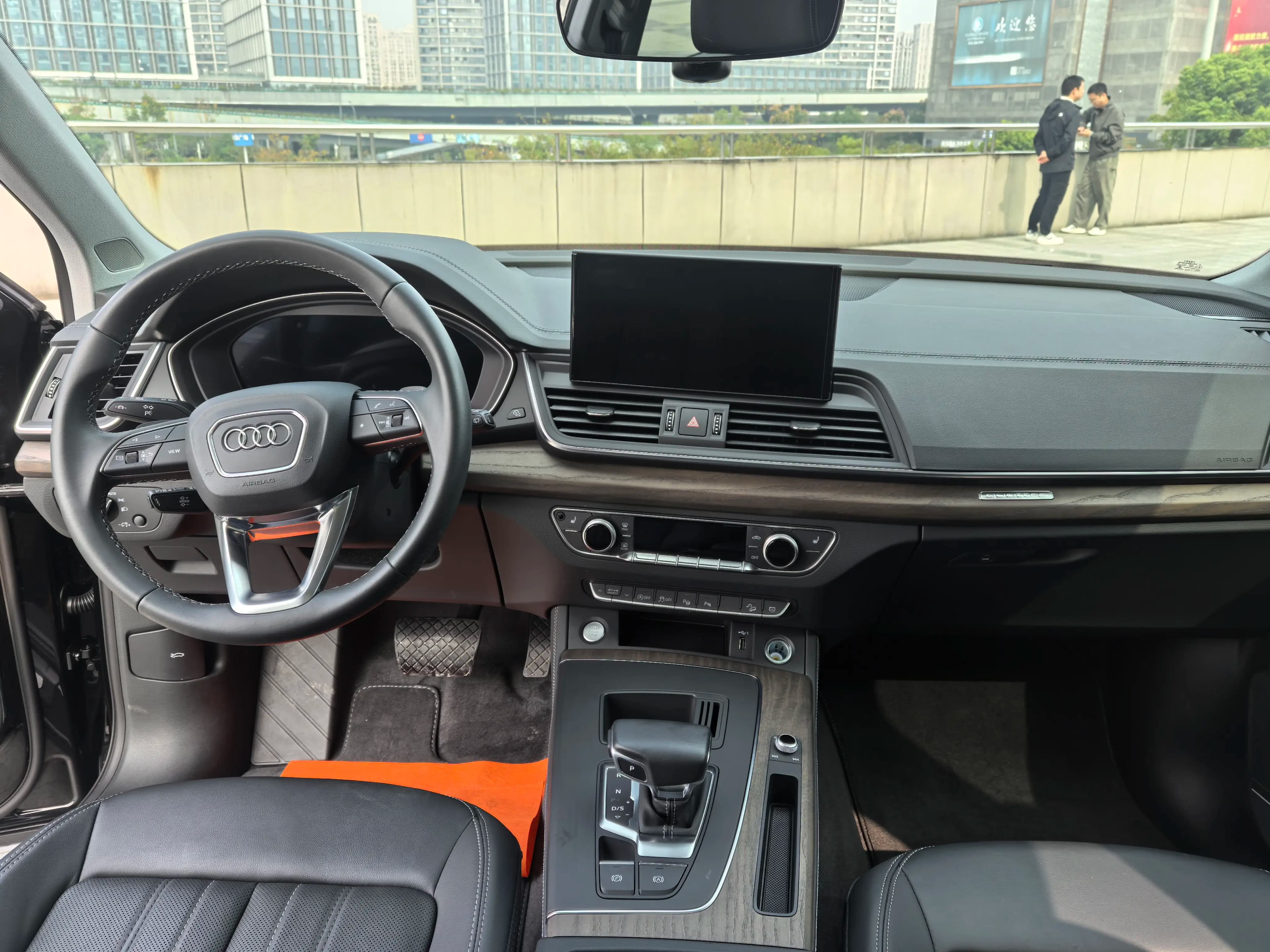 Audi Q5L 2022 г. 49000 км. — фото 10