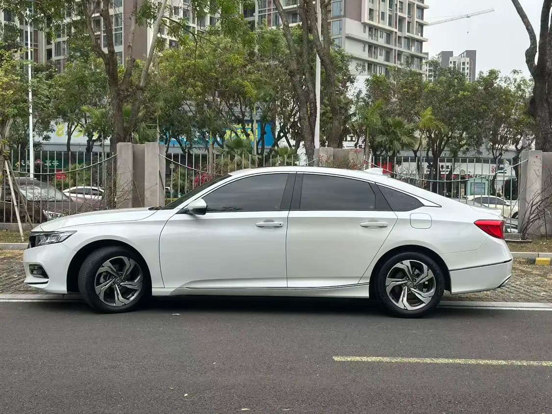 Honda Accord 2021 г. 54031 км. — фото 4