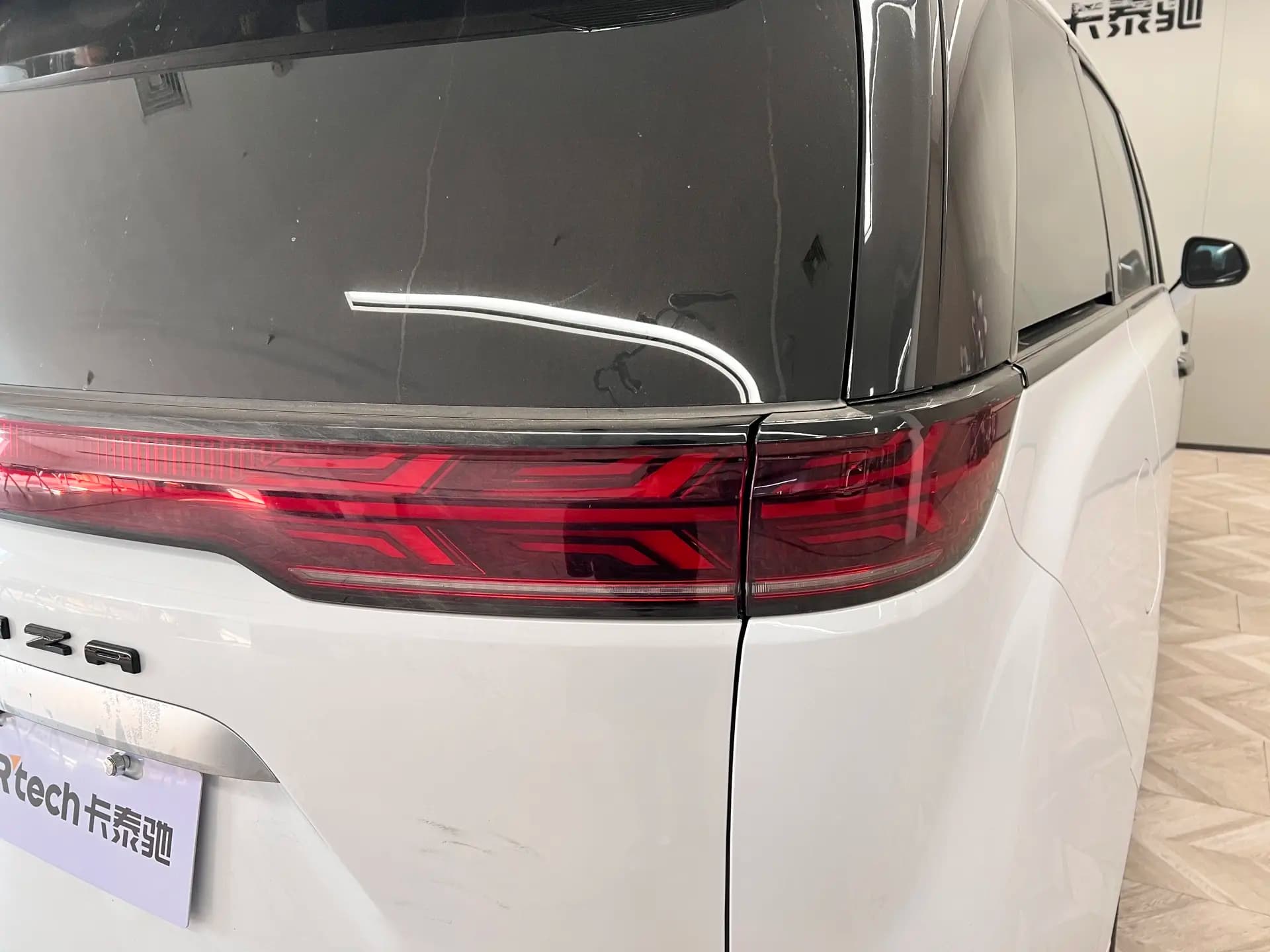 Denza D9 DM 2025 г. 29715 км. — фото 10