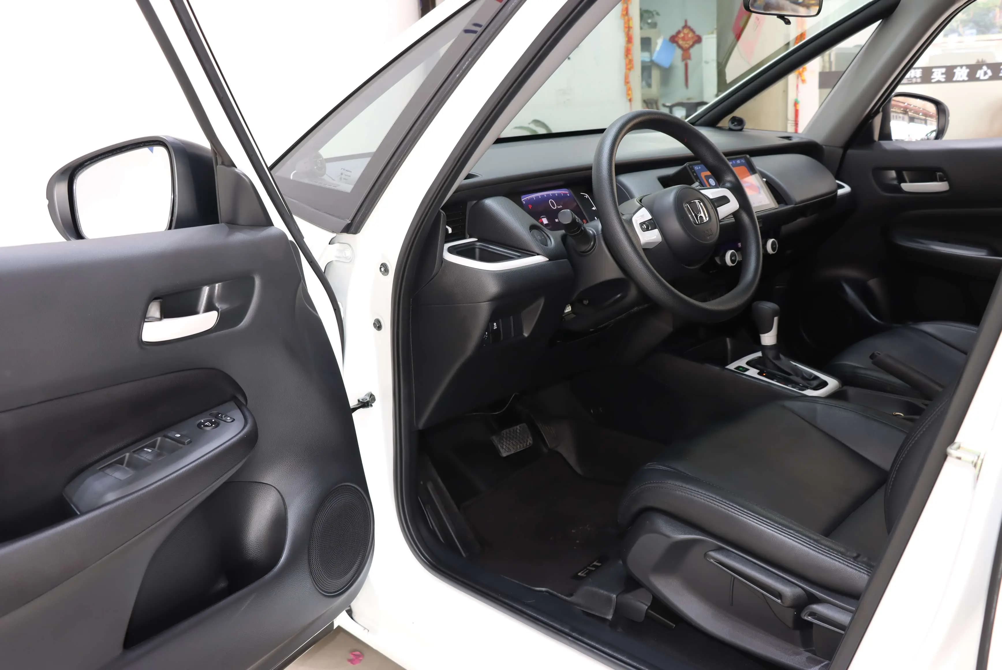 Honda Fit 2023 г. 24995 км. — фото 17
