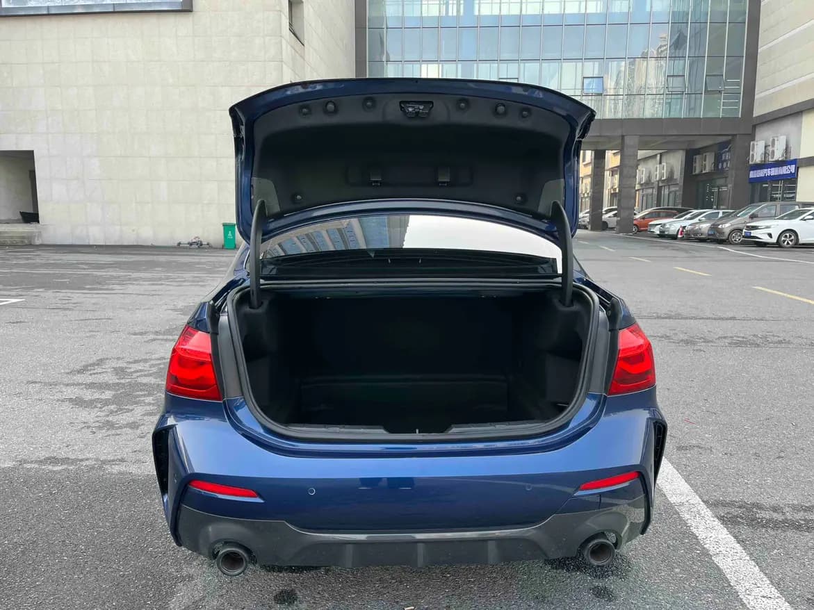 BMW 1 Series 2022 г. 32082 км. — фото 21
