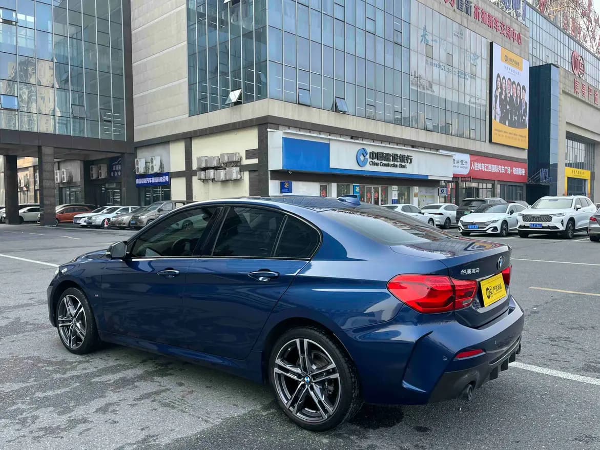 BMW 1 Series 2022 г. 32082 км. — фото 4