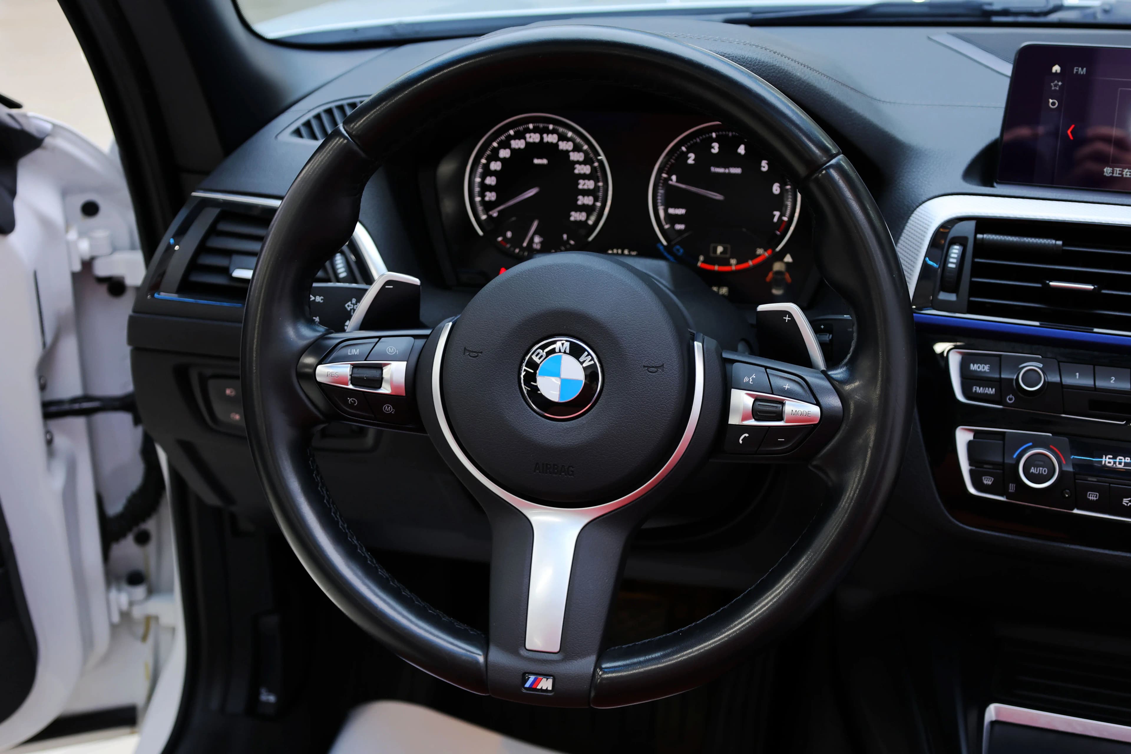 BMW 2 Series 2021 г. 37888 км. — фото 17