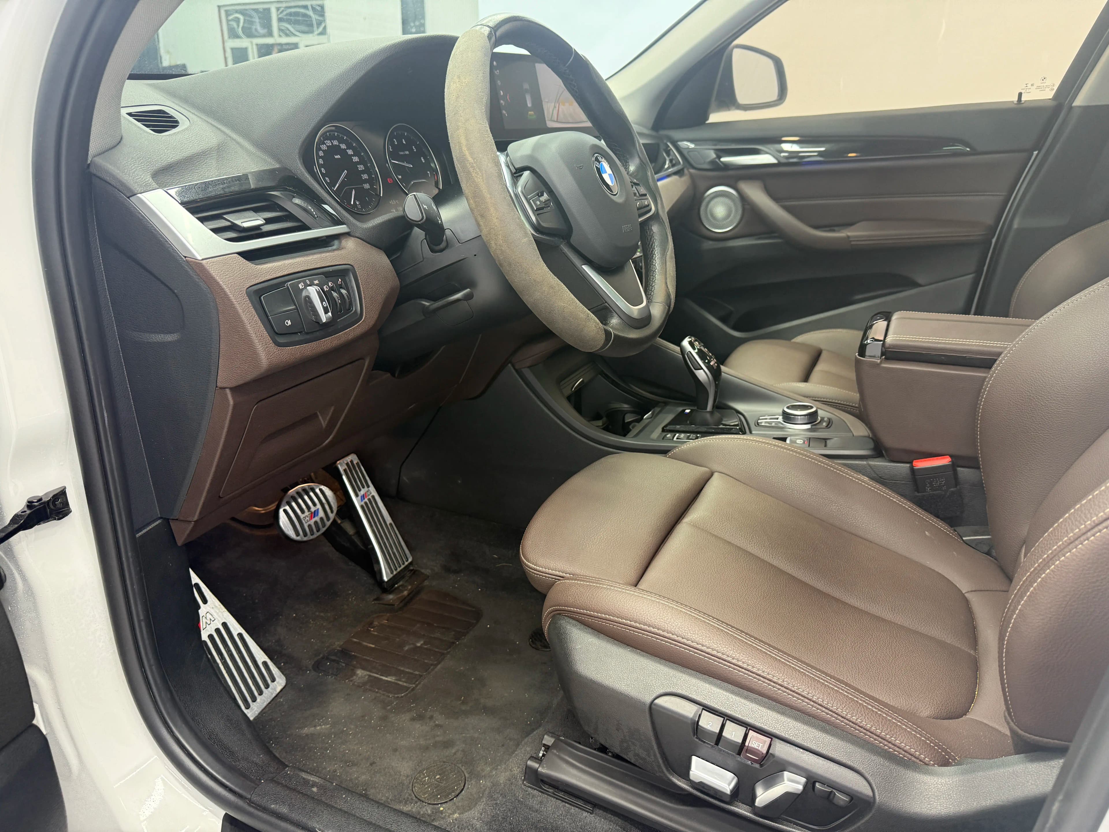 BMW X1 2021 г. 39022 км. — фото 11