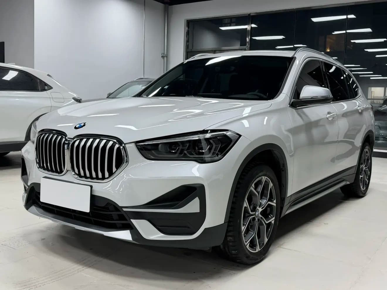 BMW X1 2022 г. 48023 км.