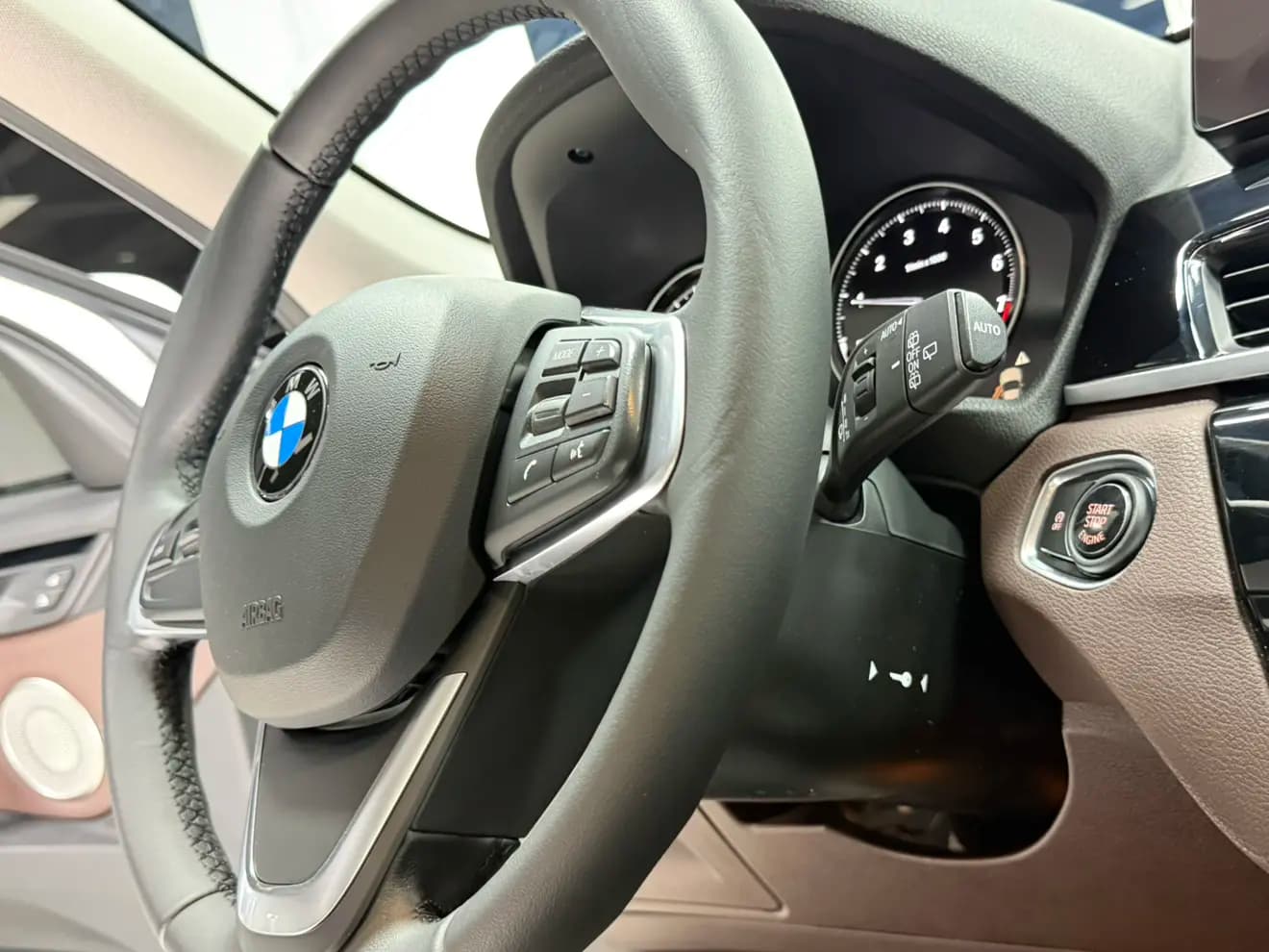 BMW X1 2022 г. 48023 км. — фото 11