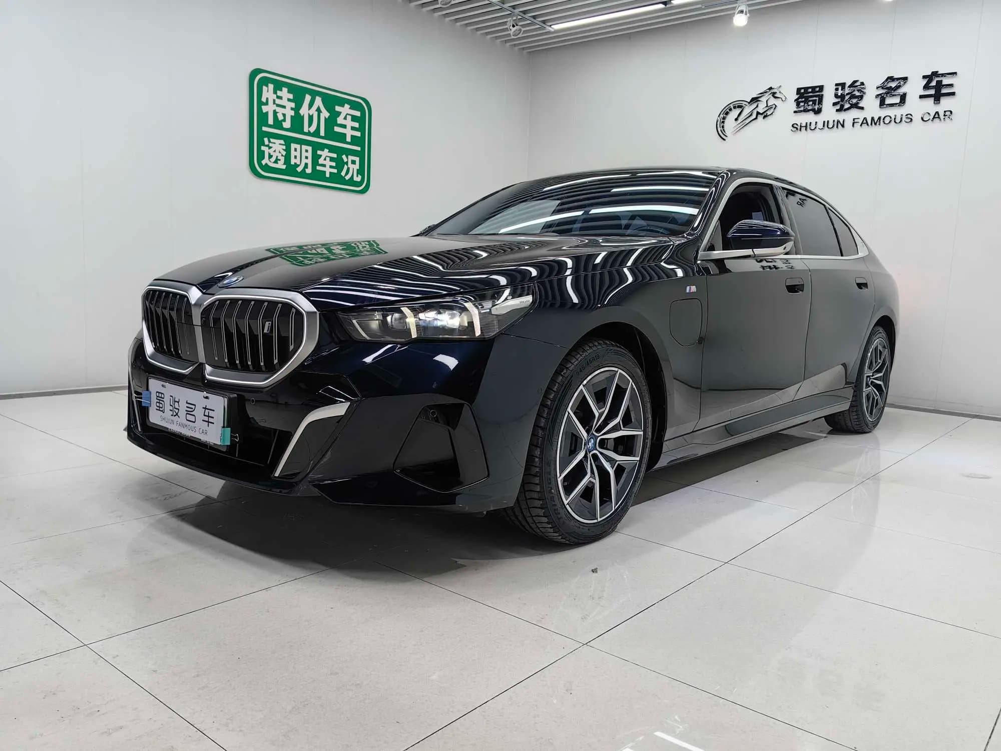 BMW i5 2024 г. 38362 км.