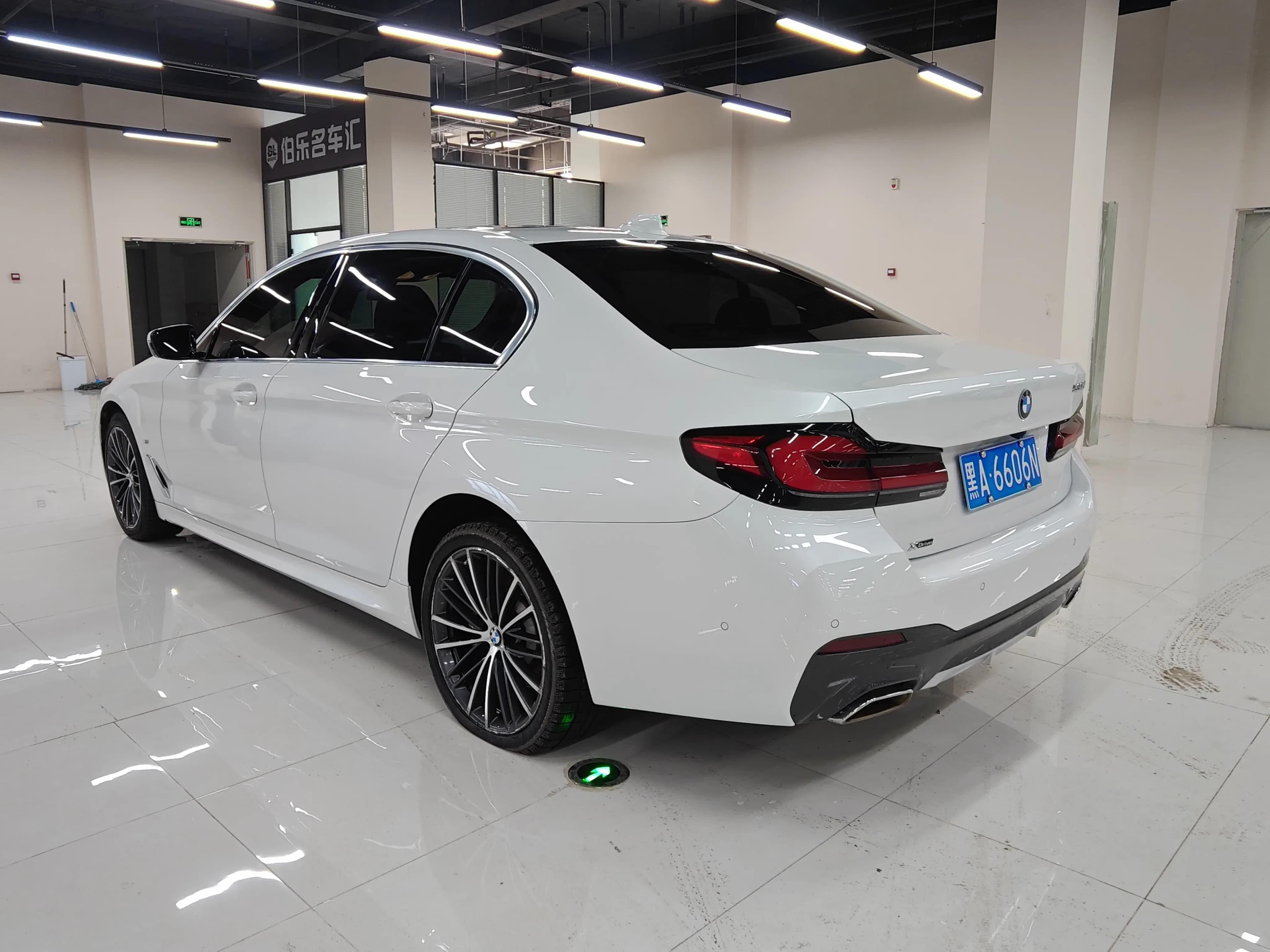 BMW 5 Series 2021 г. 110144 км. — фото 4