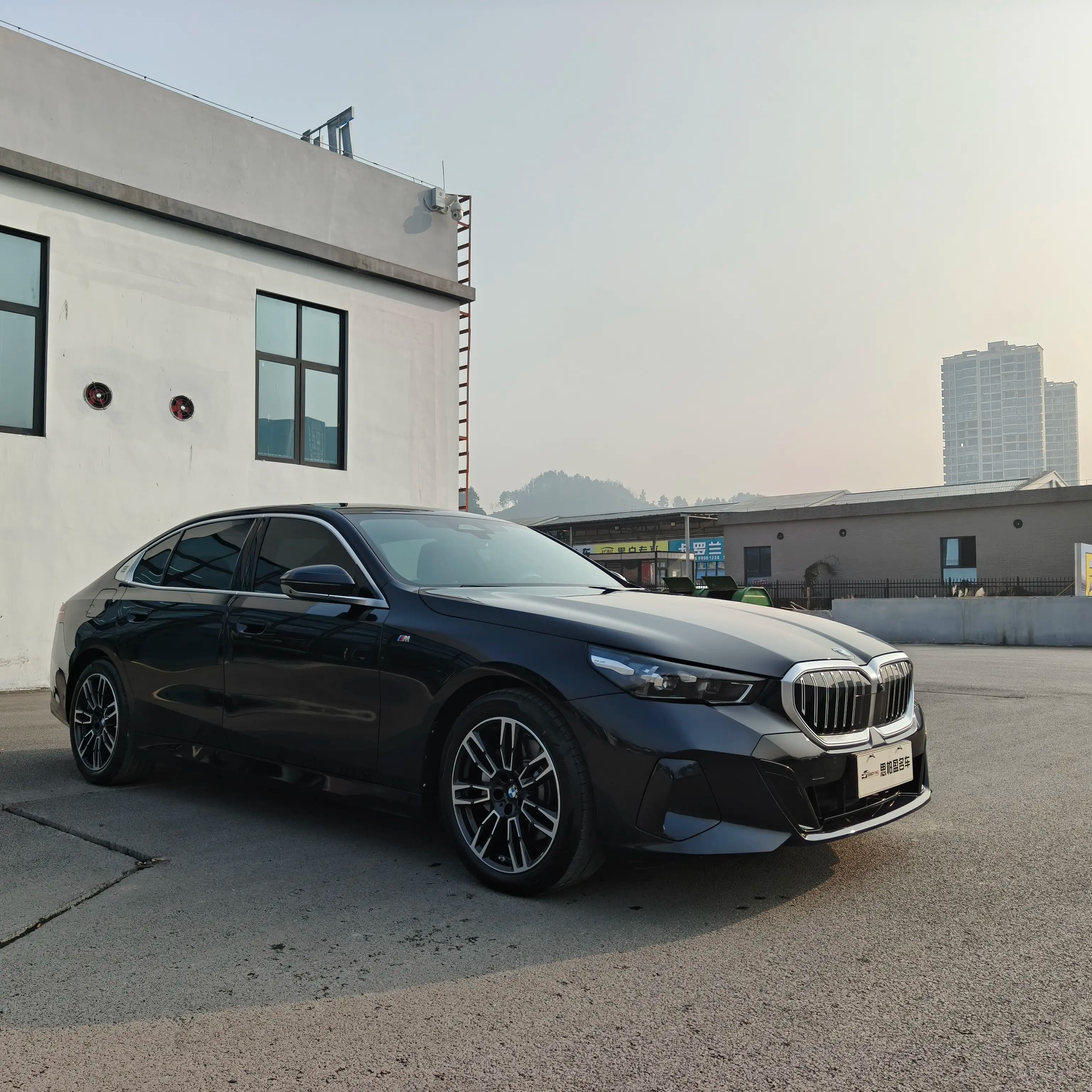 BMW 5 Series 2025 г. 6067 км. — фото 3