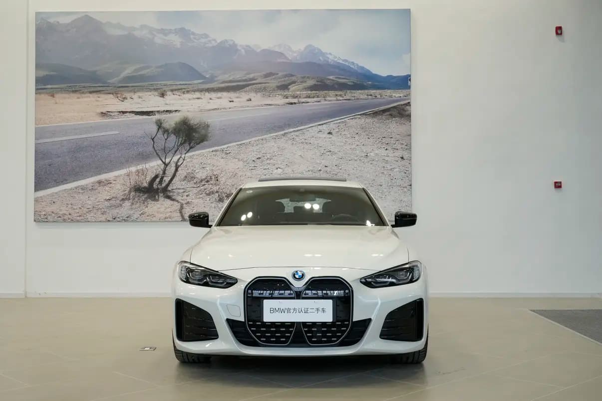 BMW i4 2023 г. 12097 км. — фото 2