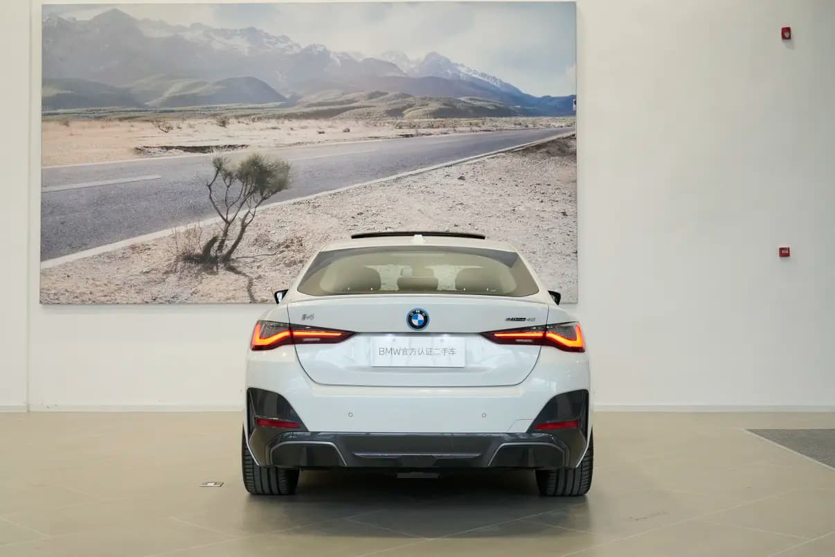 BMW i4 2023 г. 12097 км. — фото 4
