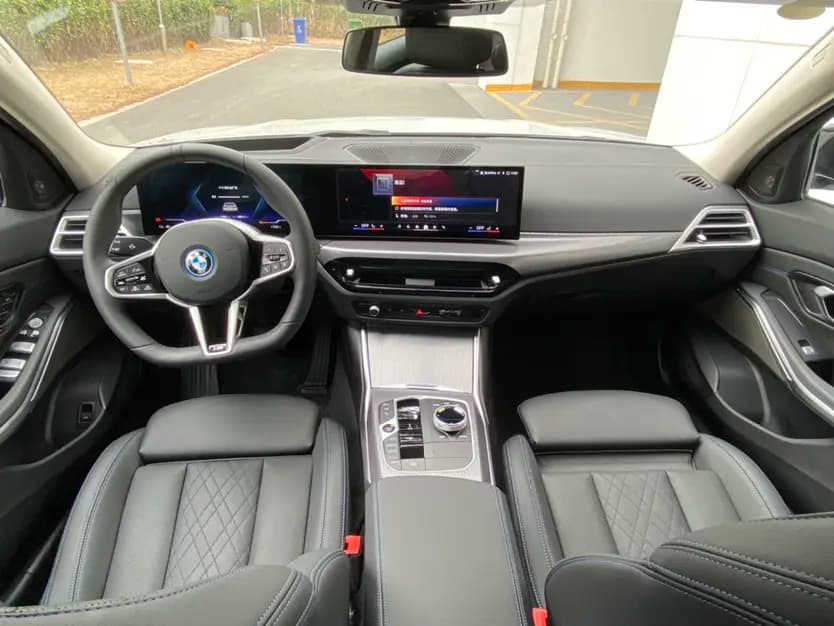 BMW i3 2025 г. 10142 км. — фото 4