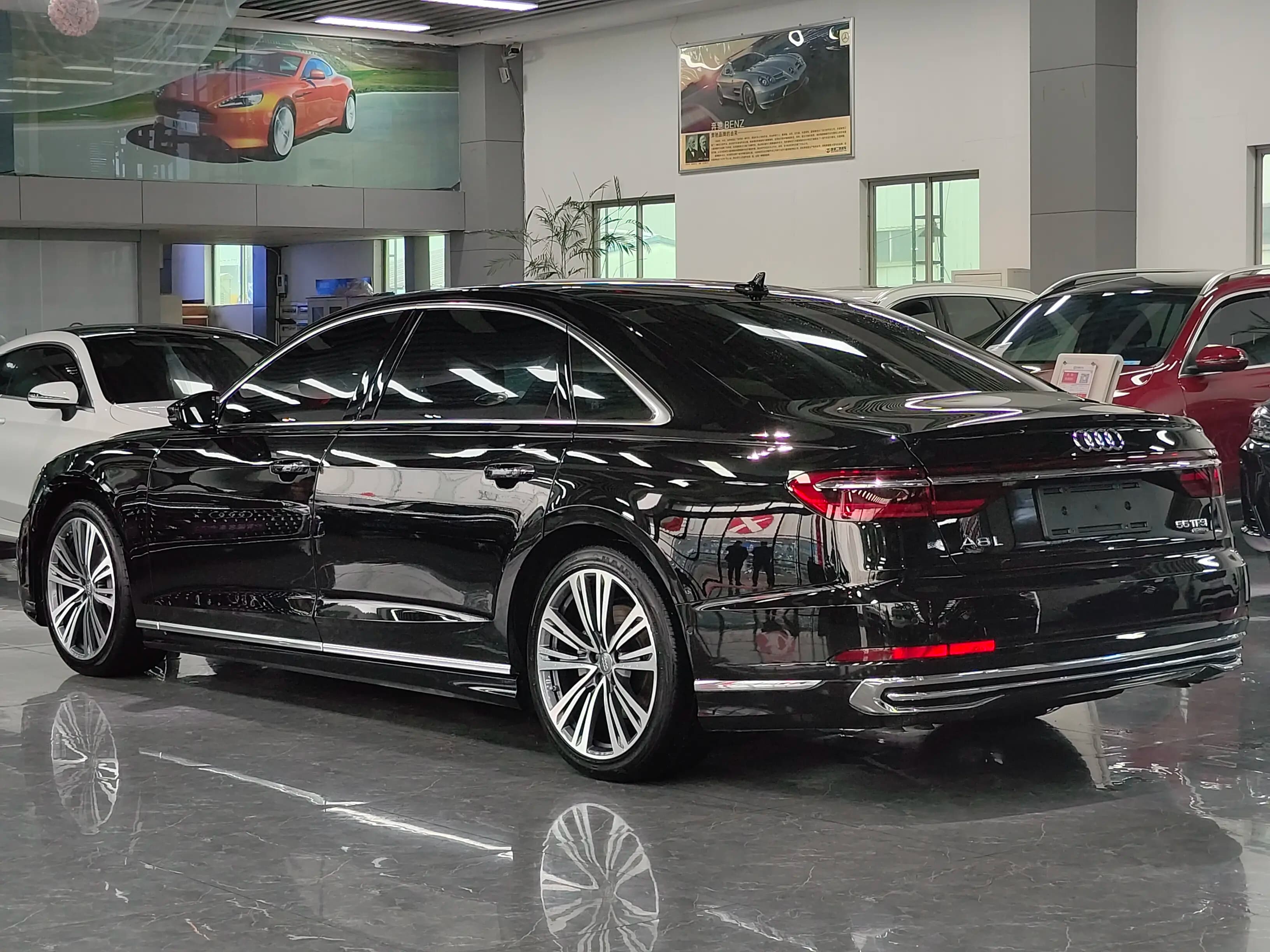 Audi A8 2023 г. 36049 км. — фото 3