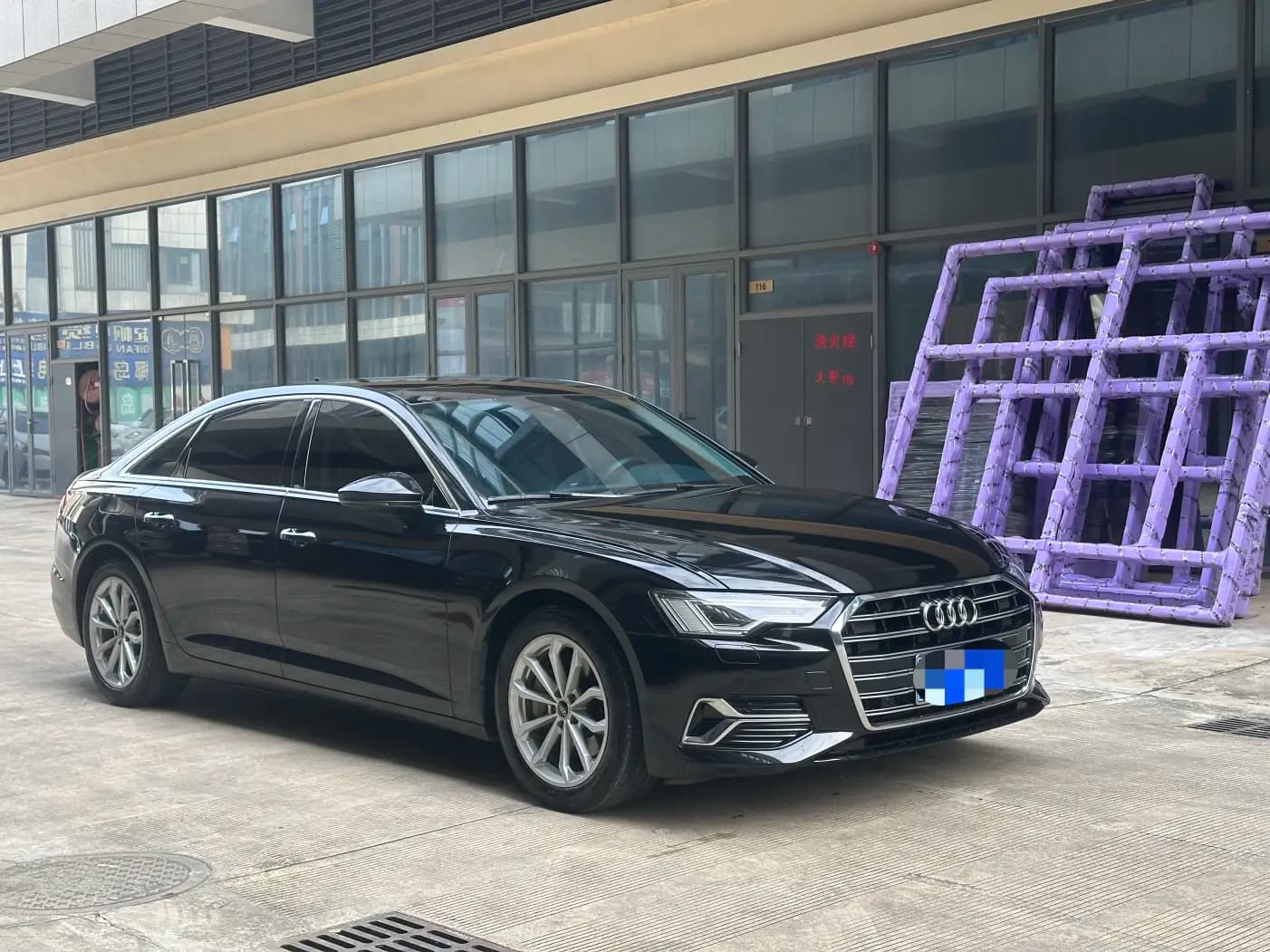 Audi A6L 2023 г. 94144 км. — фото 2