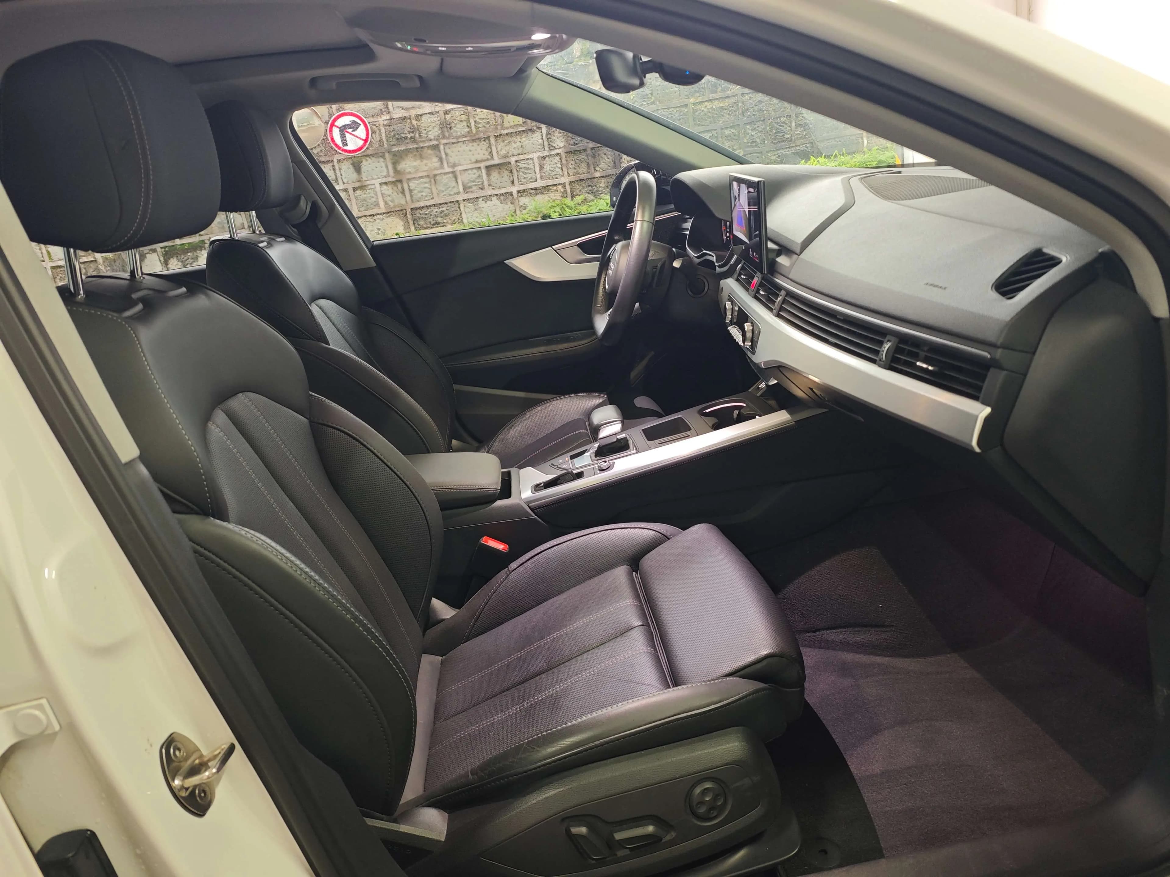 Audi A4L 2023 г. 43001 км. — фото 8