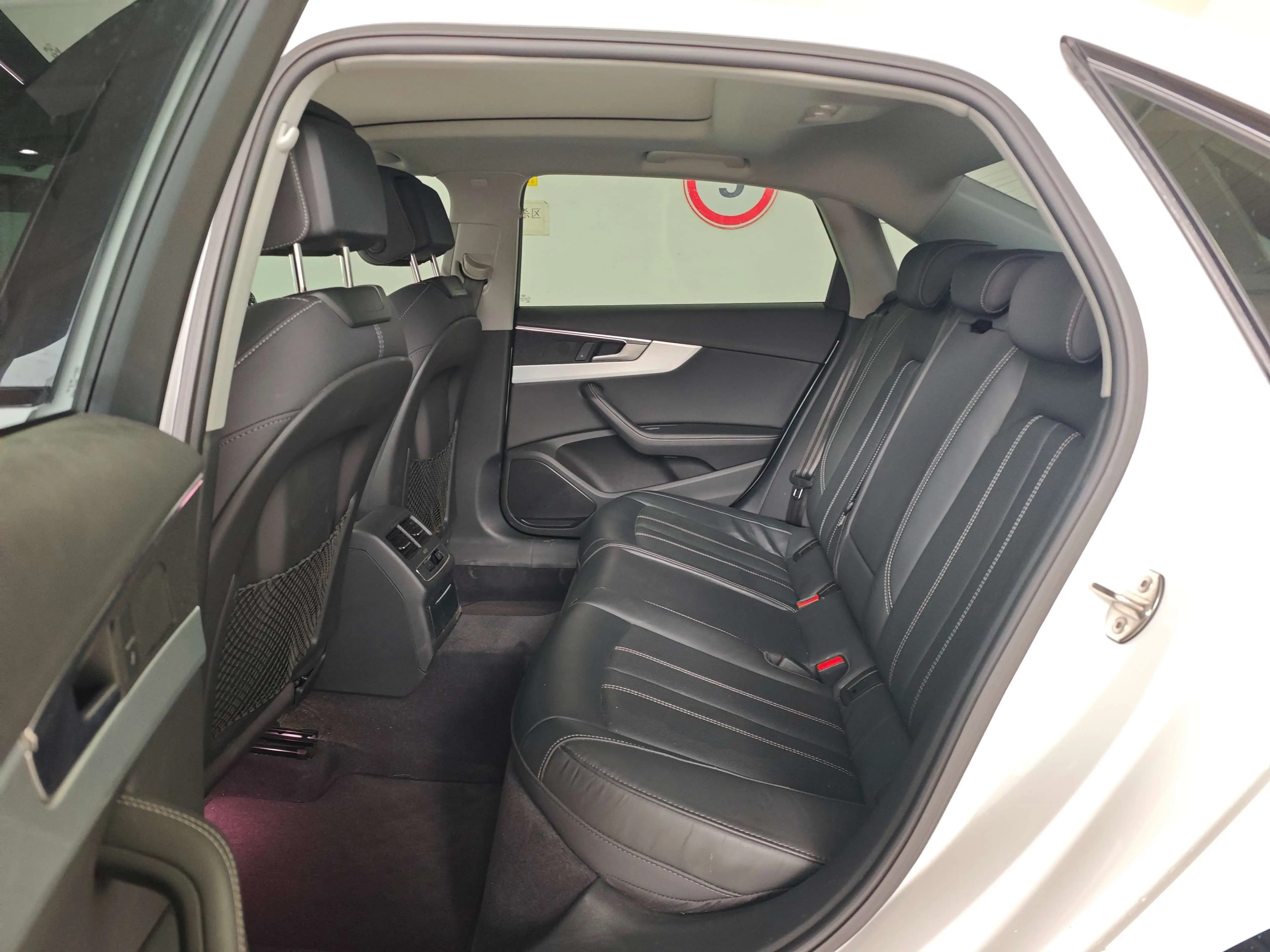 Audi A4L 2023 г. 43001 км. — фото 9