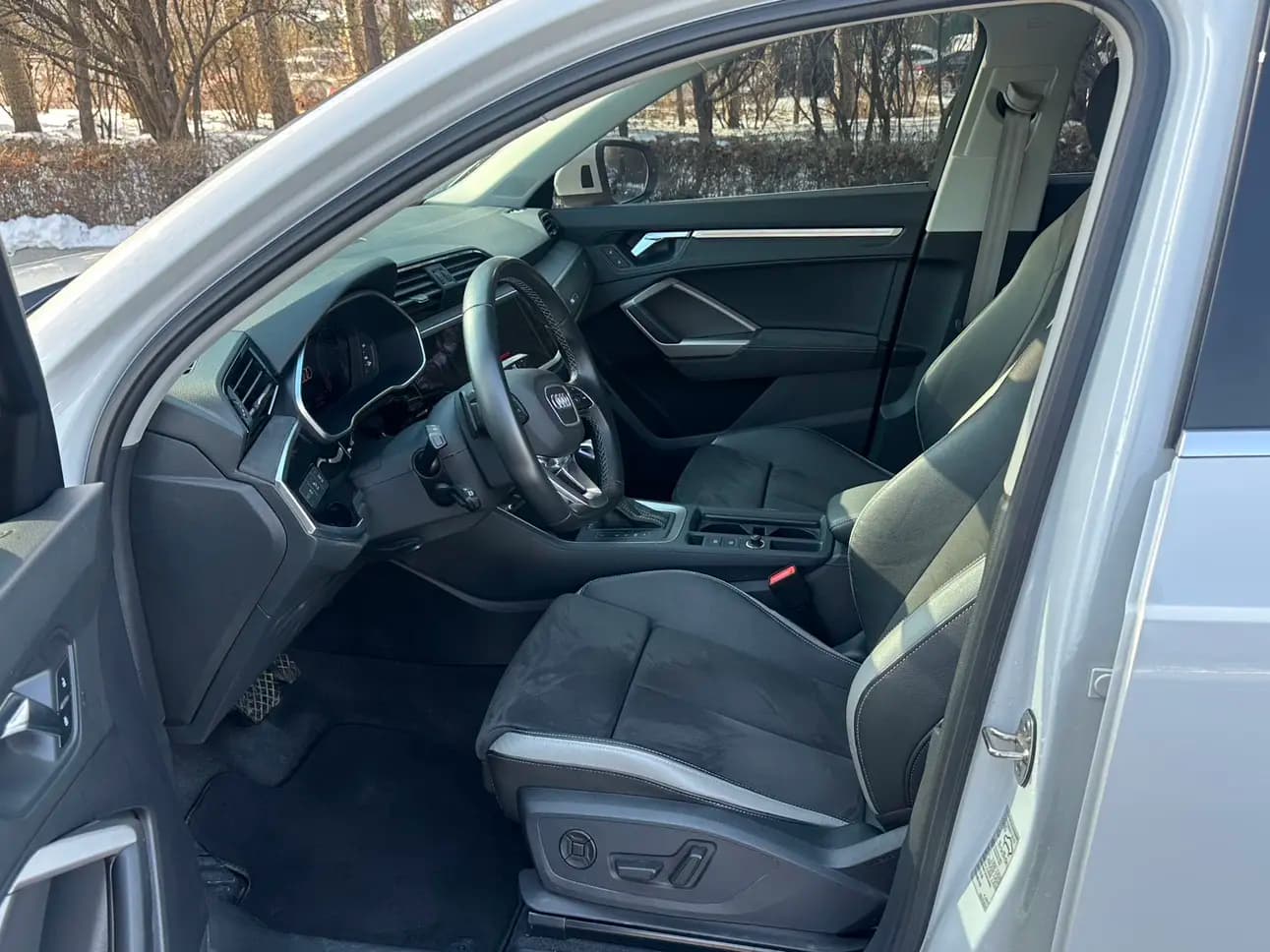 Audi Q3 2023 г. 39000 км. — фото 9