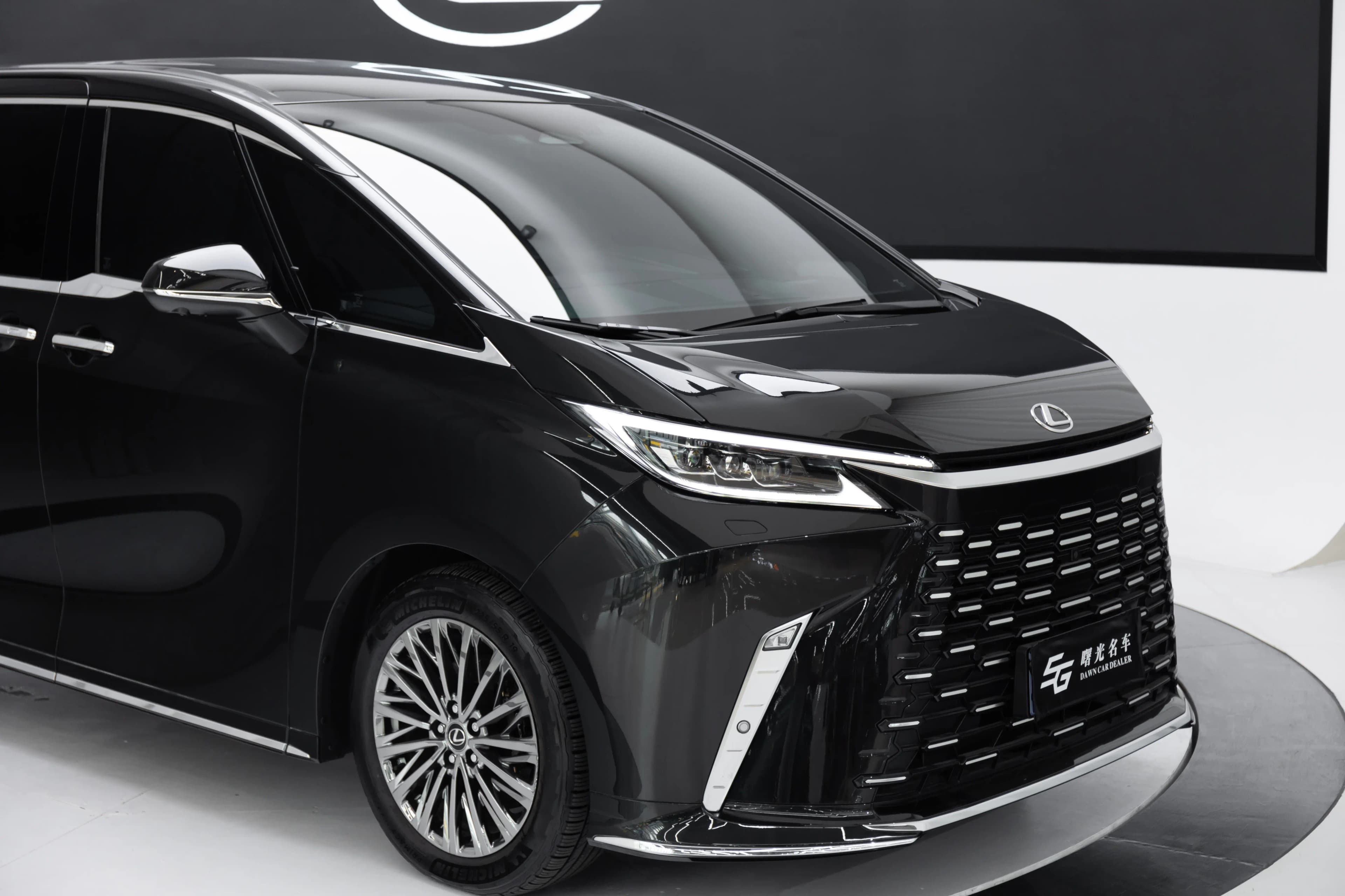 Lexus LM 2024 г. 9380 км. — фото 8