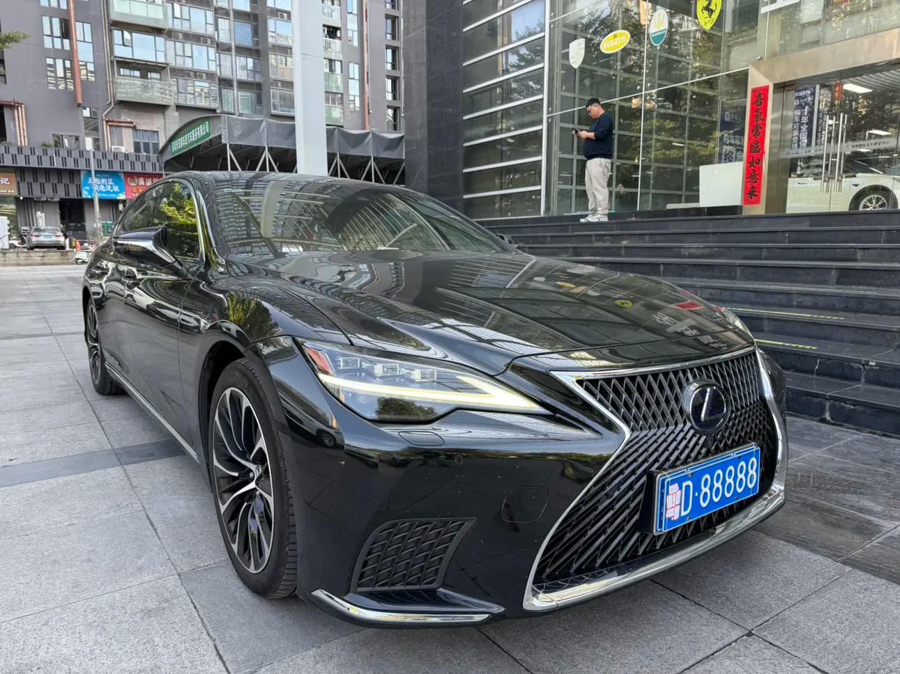Lexus LS 2022 г. 60055 км. — фото 3