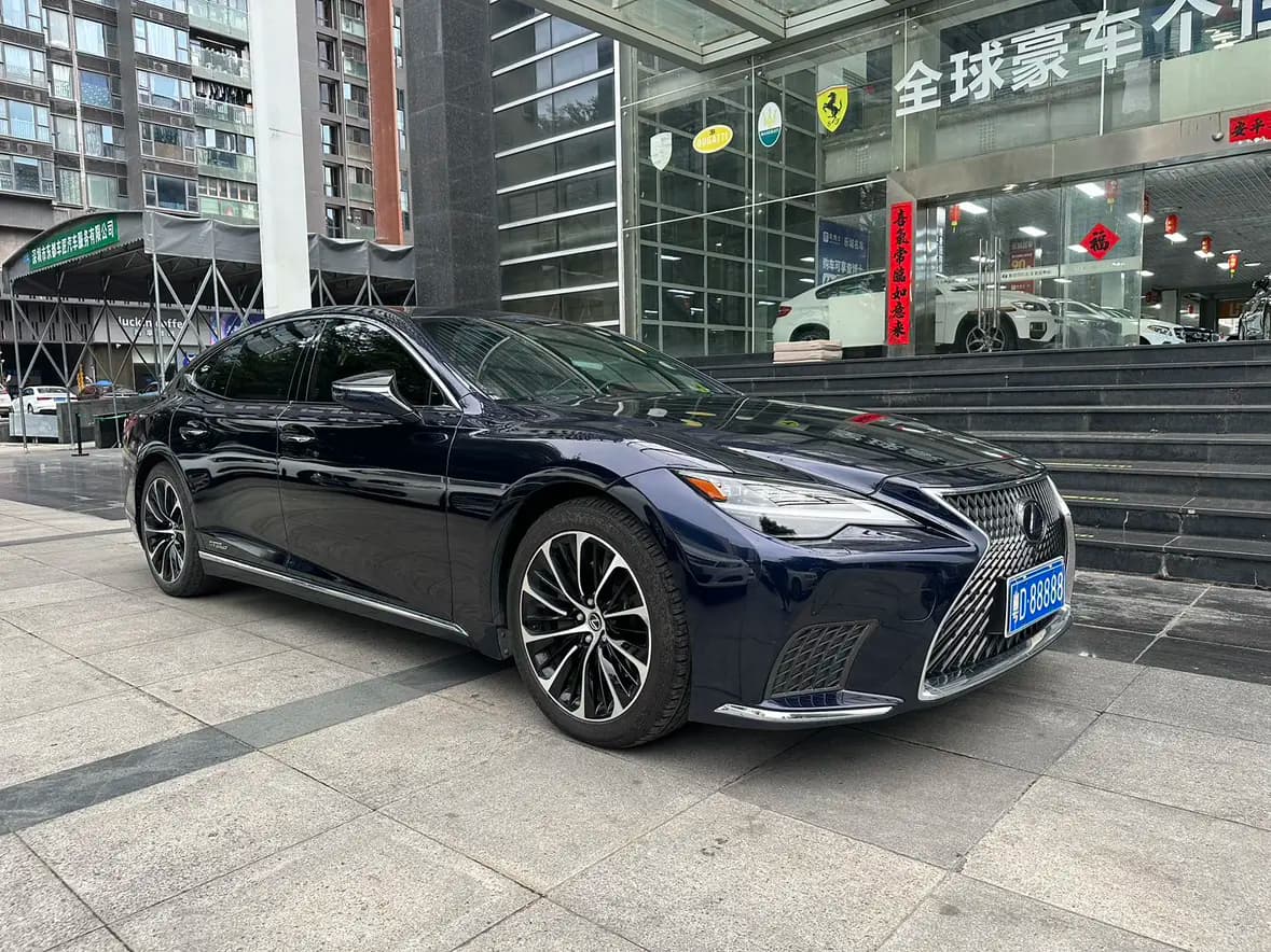 Lexus LS 2022 г. 20056 км. — фото 3