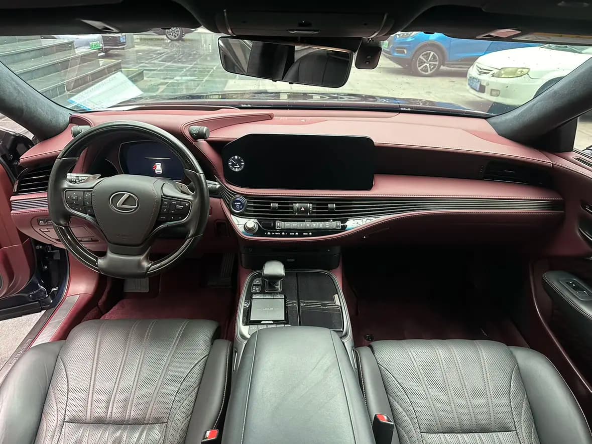 Lexus LS 2022 г. 20056 км. — фото 7