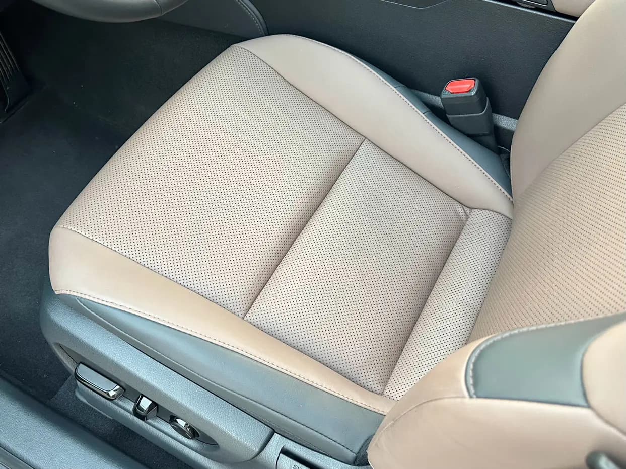 Lexus ES 2024 г. 26000 км. — фото 16