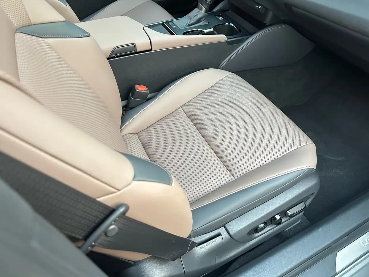 Lexus ES 2024 г. 26000 км. — фото 6
