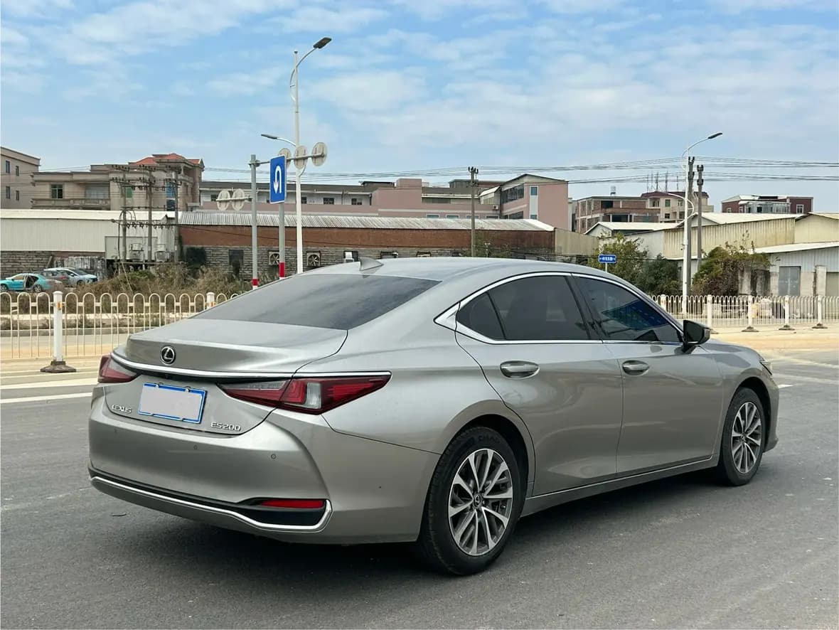 Lexus ES 2024 г. 30000 км. — фото 6