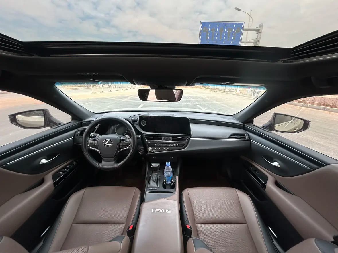 Lexus ES 2024 г. 30000 км. — фото 7