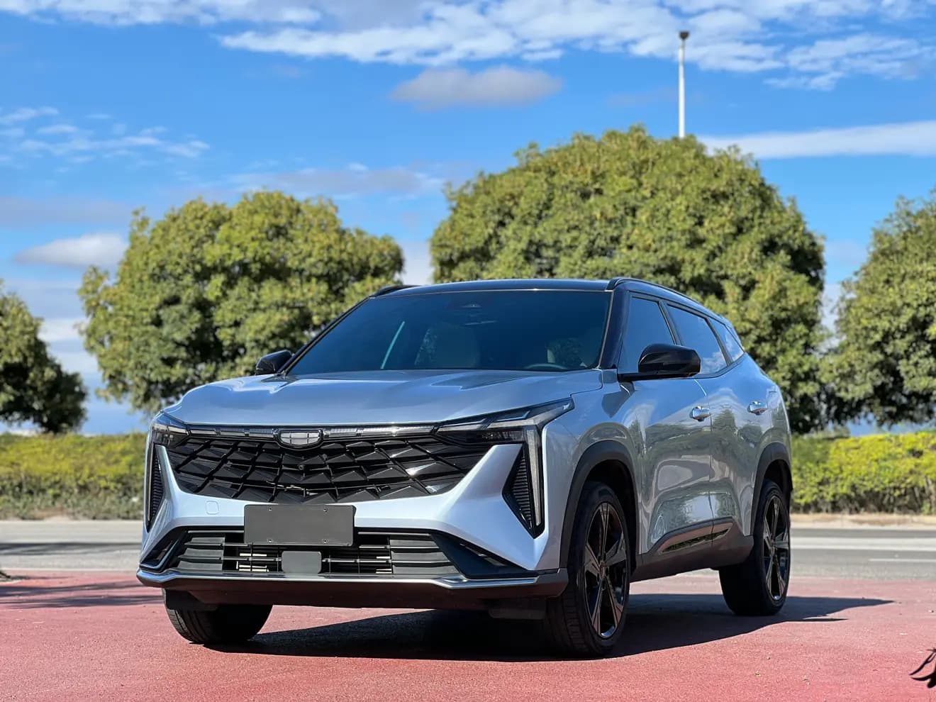 Geely Atlas 2024 г. 8810 км.