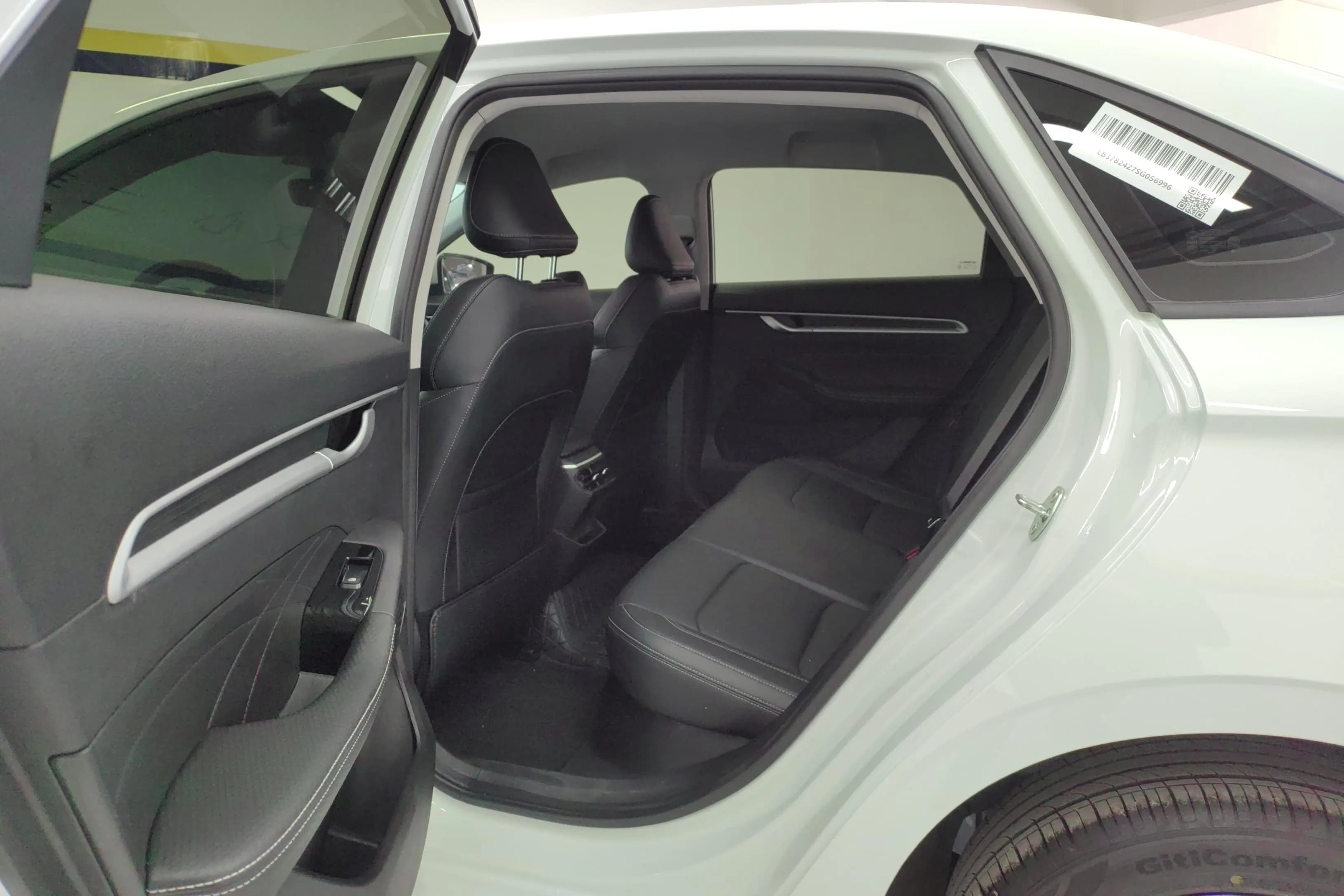 Geely Emgrand 2025 г. 12305 км. — фото 14