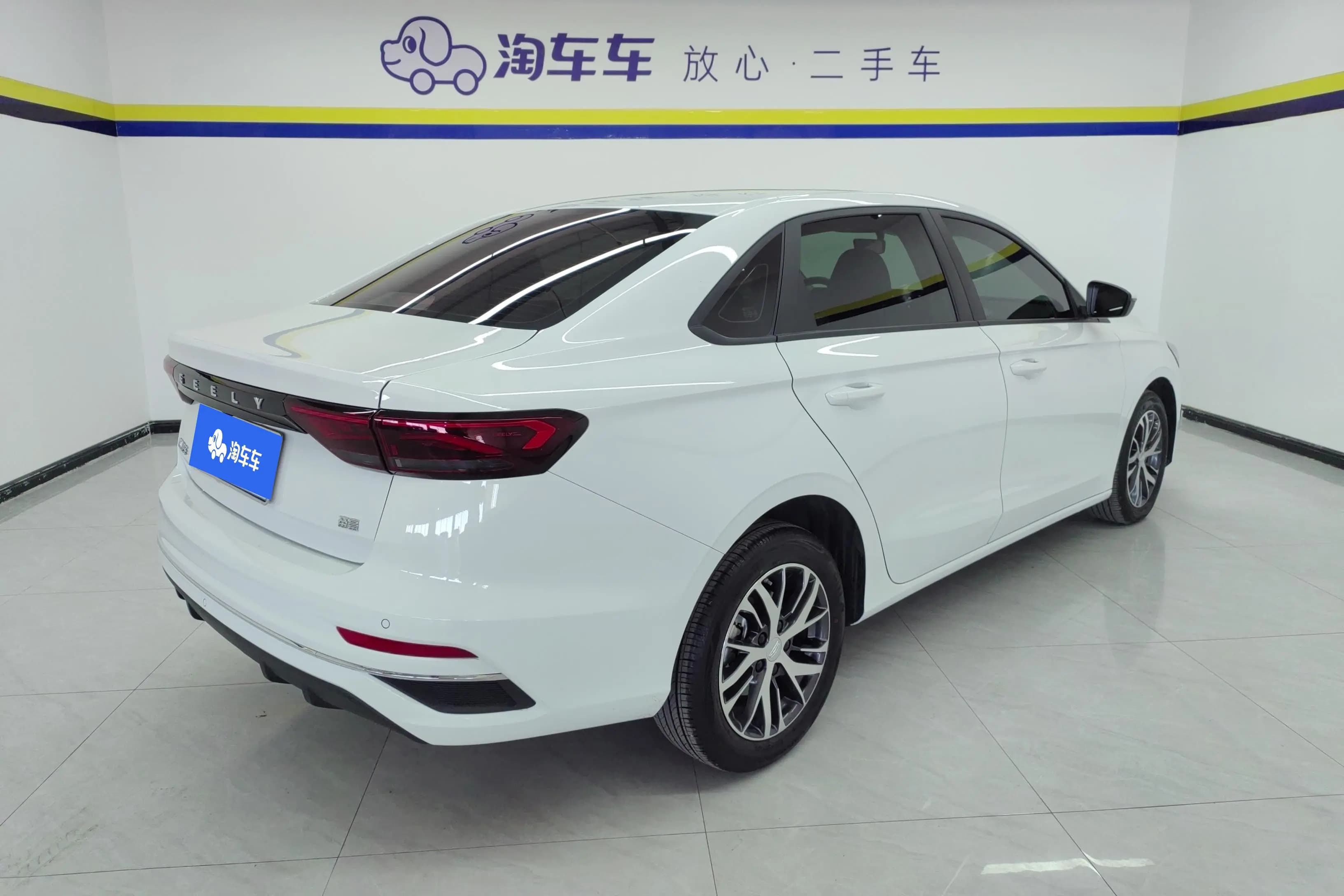 Geely Emgrand 2025 г. 12305 км. — фото 3