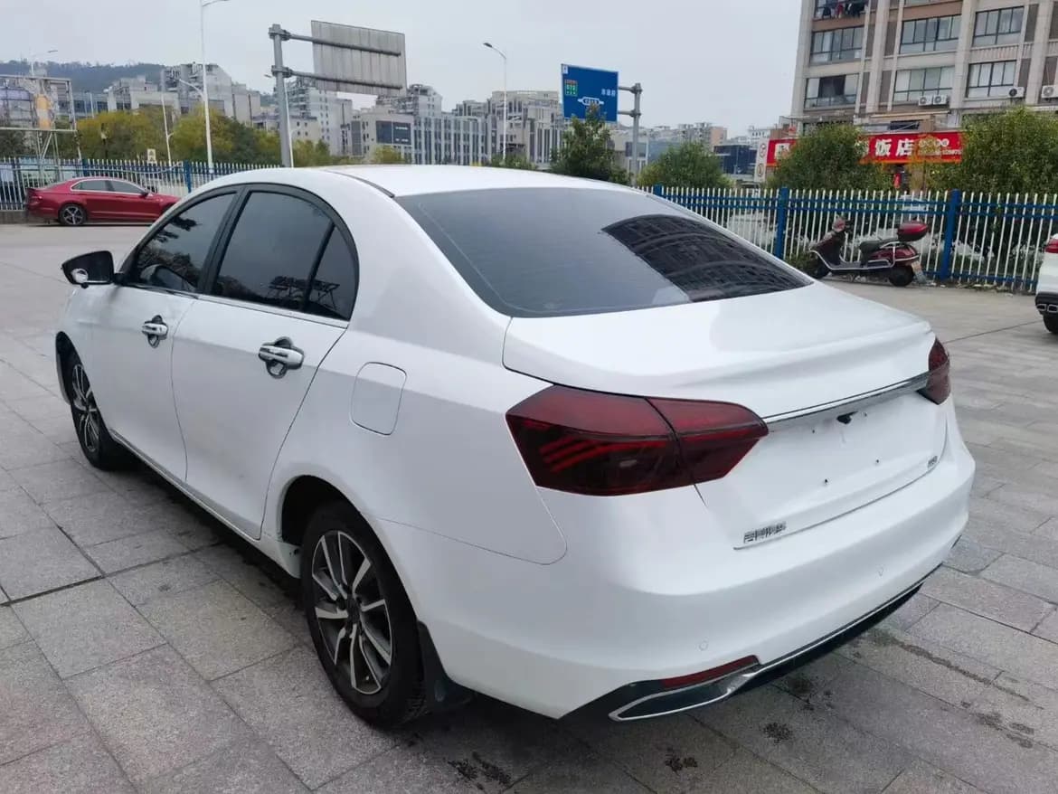 Geely Emgrand 2021 г. 60106 км. — фото 4
