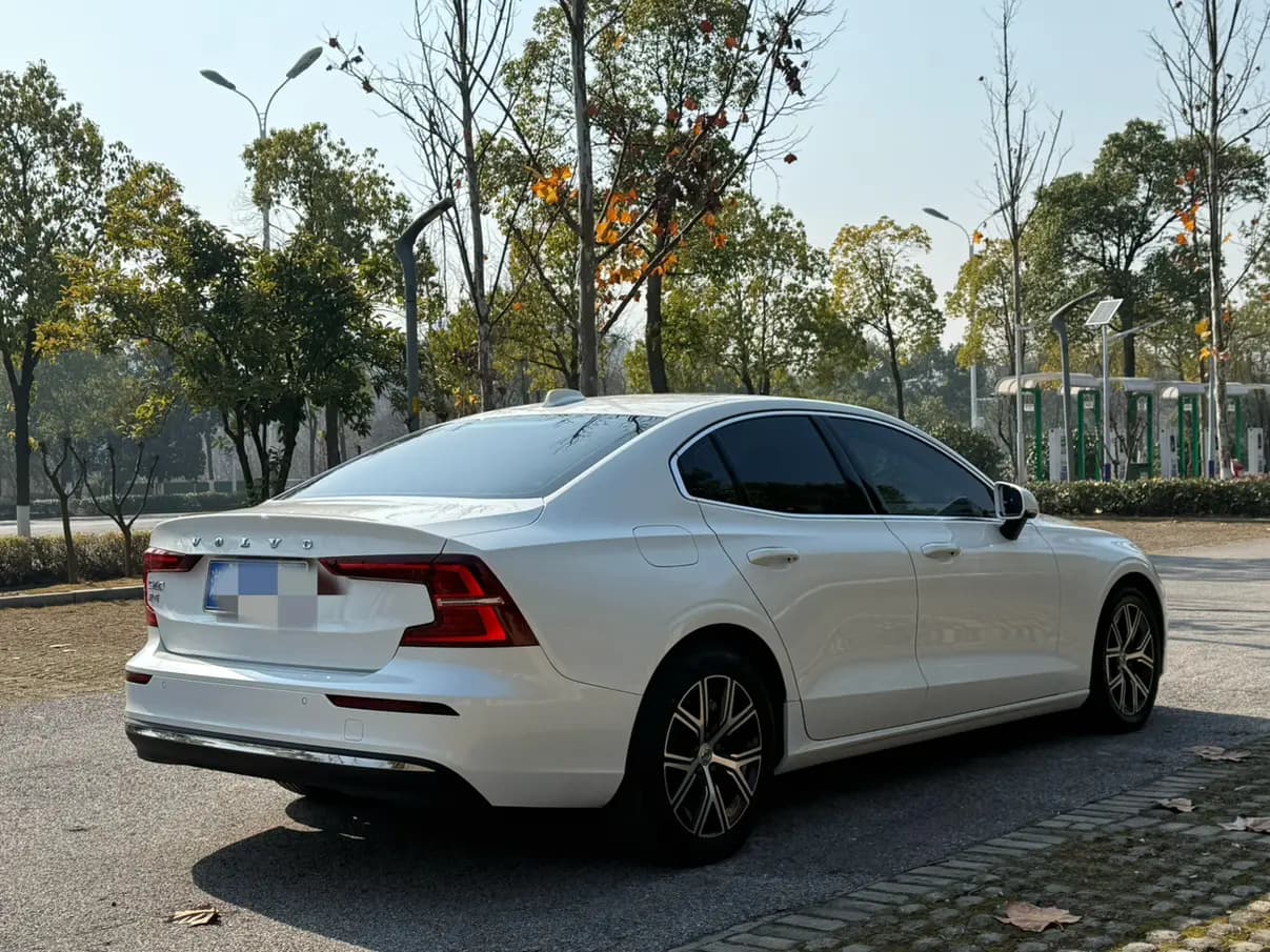 Volvo S60 2025 г. 17116 км. — фото 6
