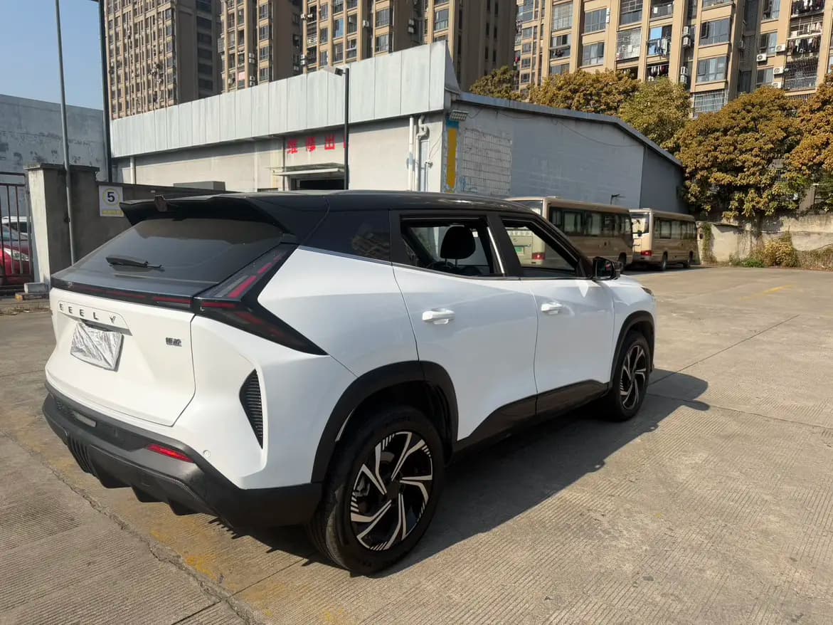 Geely Atlas 2023 г. 10011 км. — фото 6