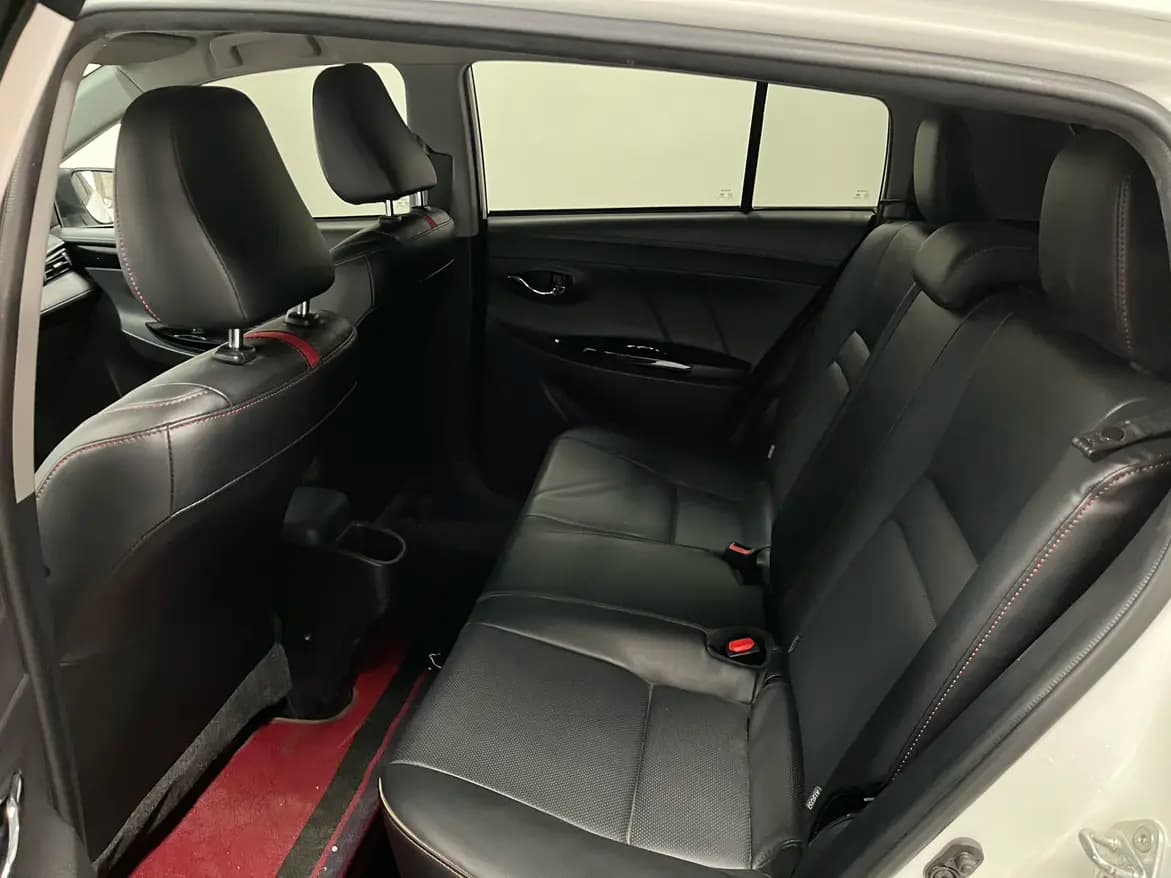 Toyota Yaris L 2022 г. 40018 км. — фото 15