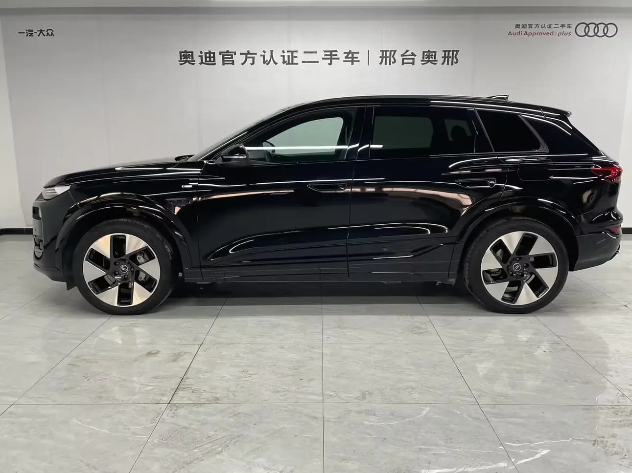 Audi Q6L e-tron 2025 г. 4252 км. — фото 3