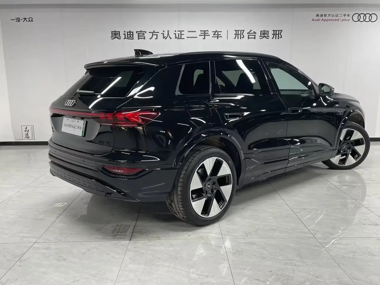 Audi Q6L e-tron 2025 г. 4252 км. — фото 5