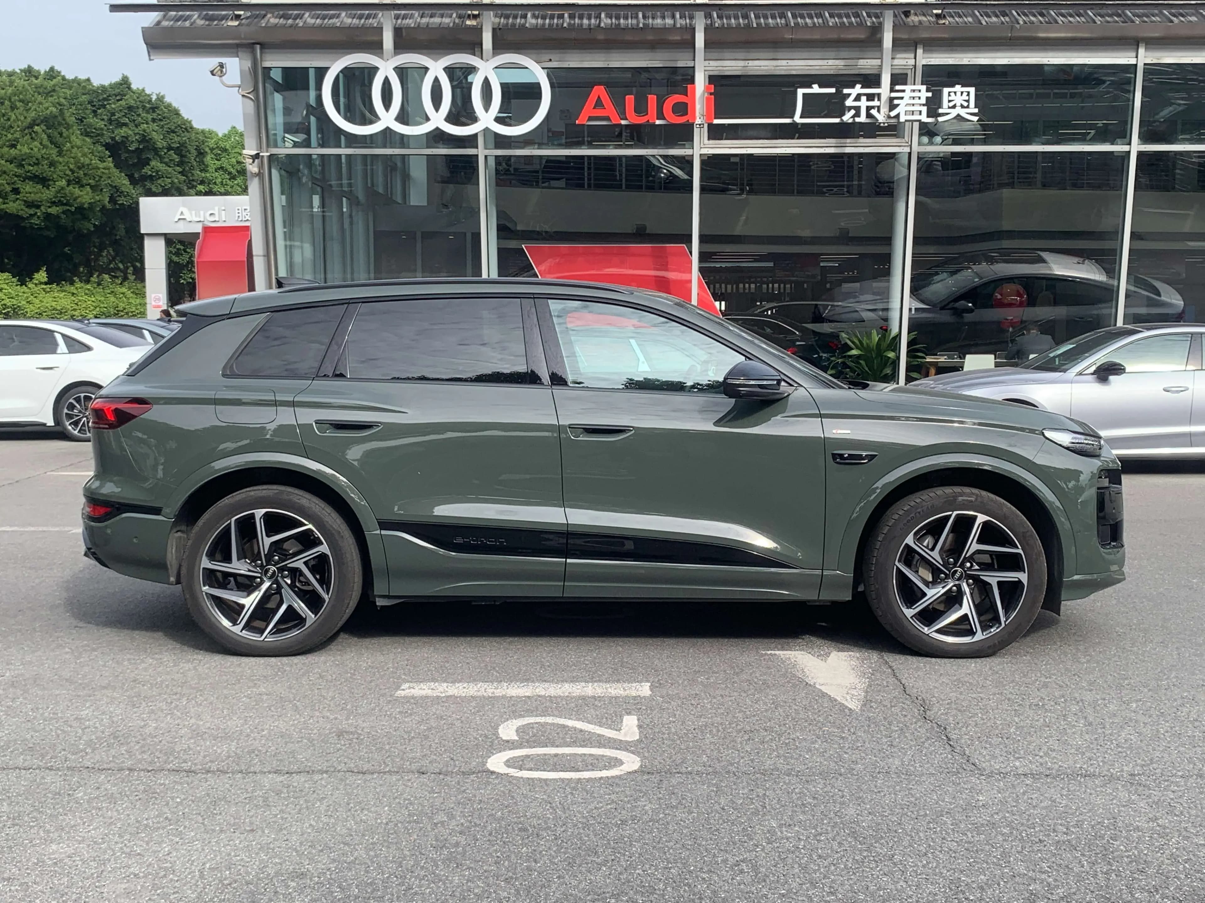 Audi Q6L e-tron 2025 г. 3653 км. — фото 6