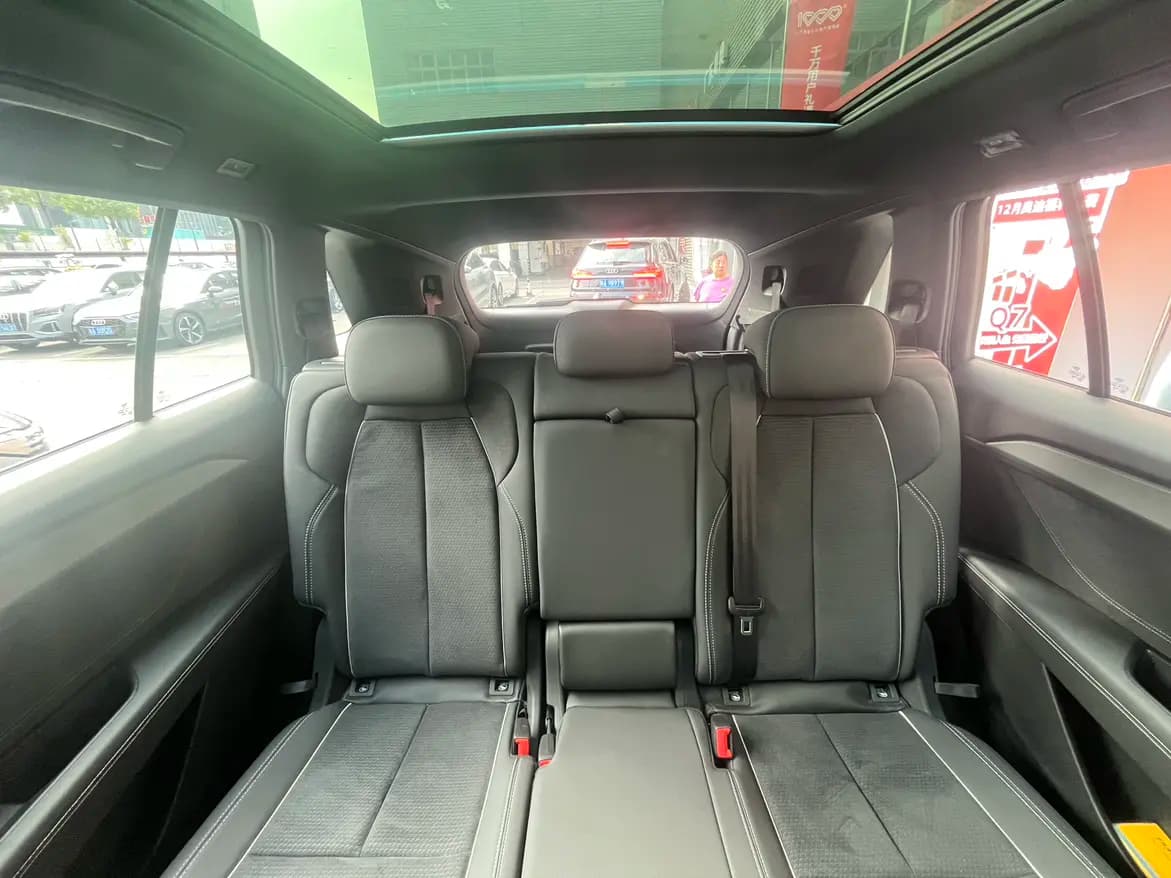 Audi Q5 e-tron 2024 г. 9056 км. — фото 13